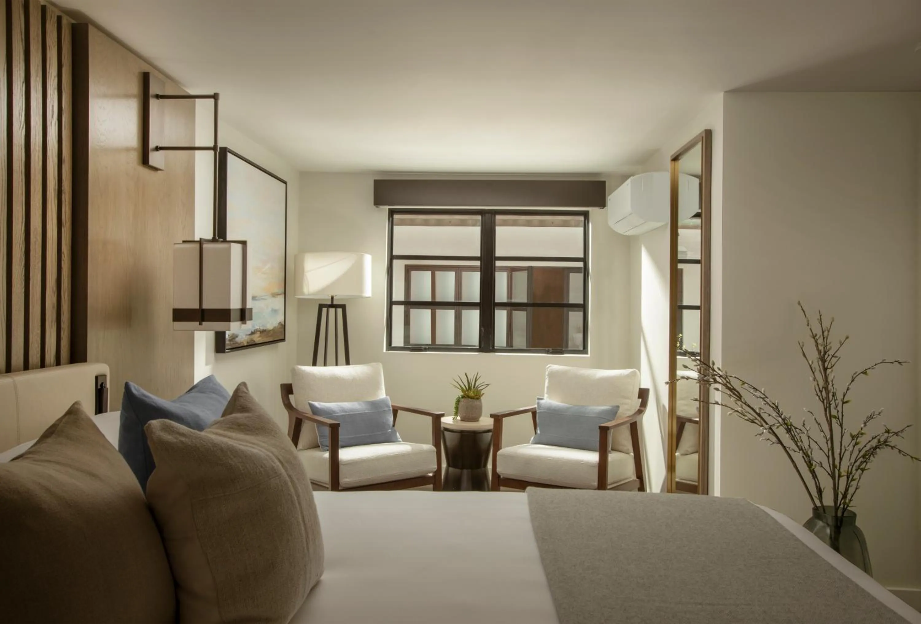 Seating area in Stilwell Hotel