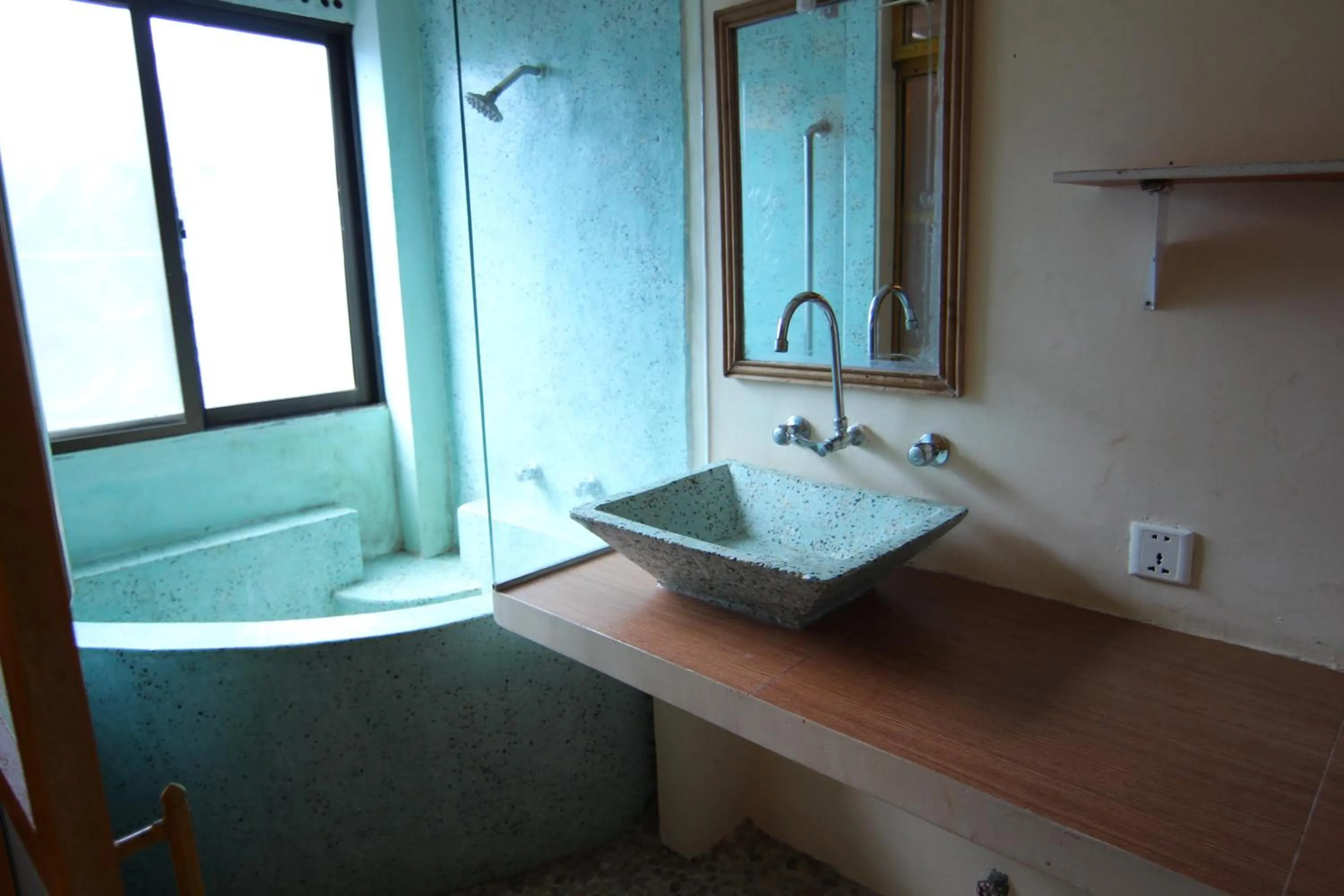 Shower in Naga Angkor Hostel