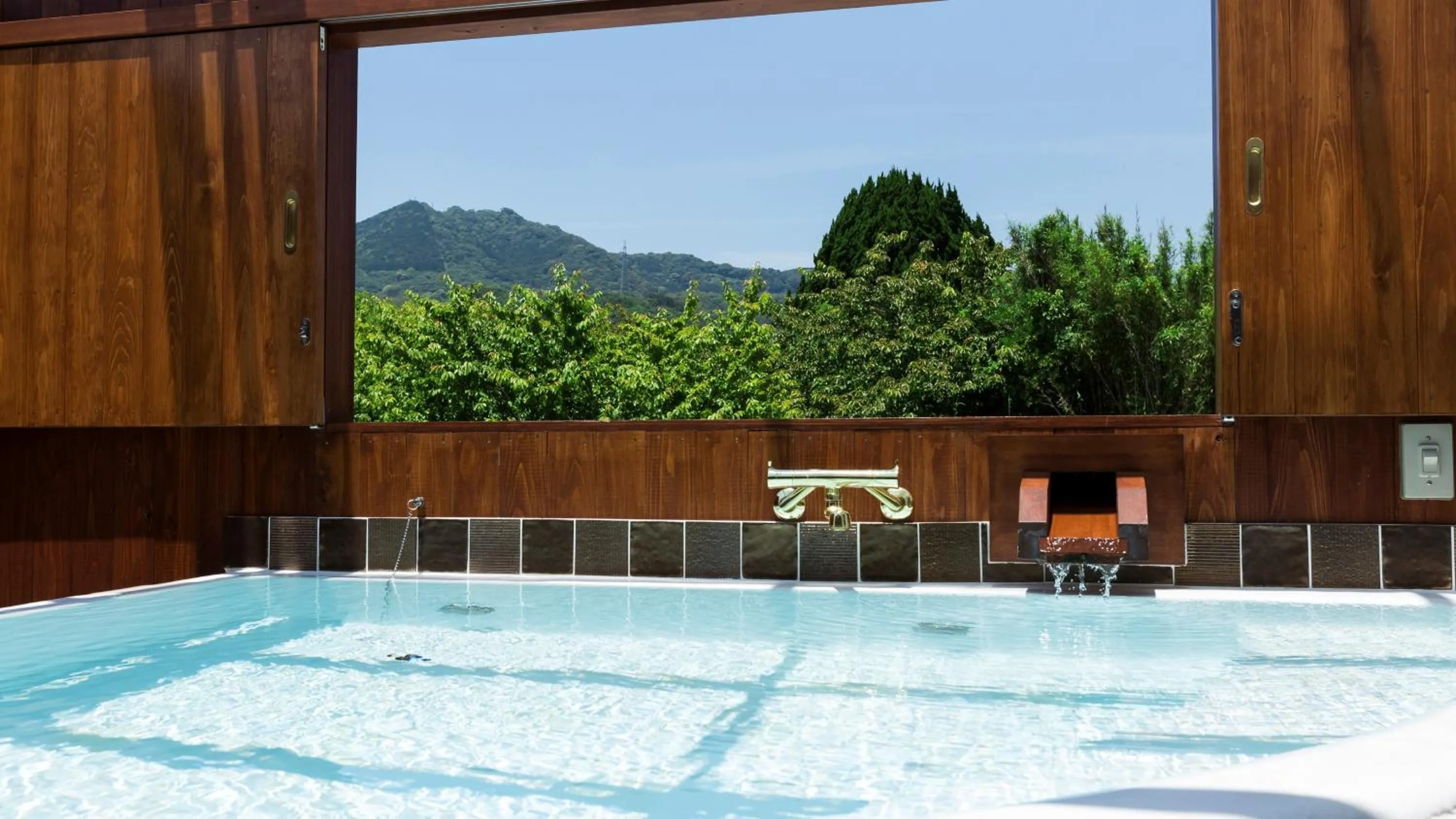 Hot Spring Bath in Hotel Sea Shell