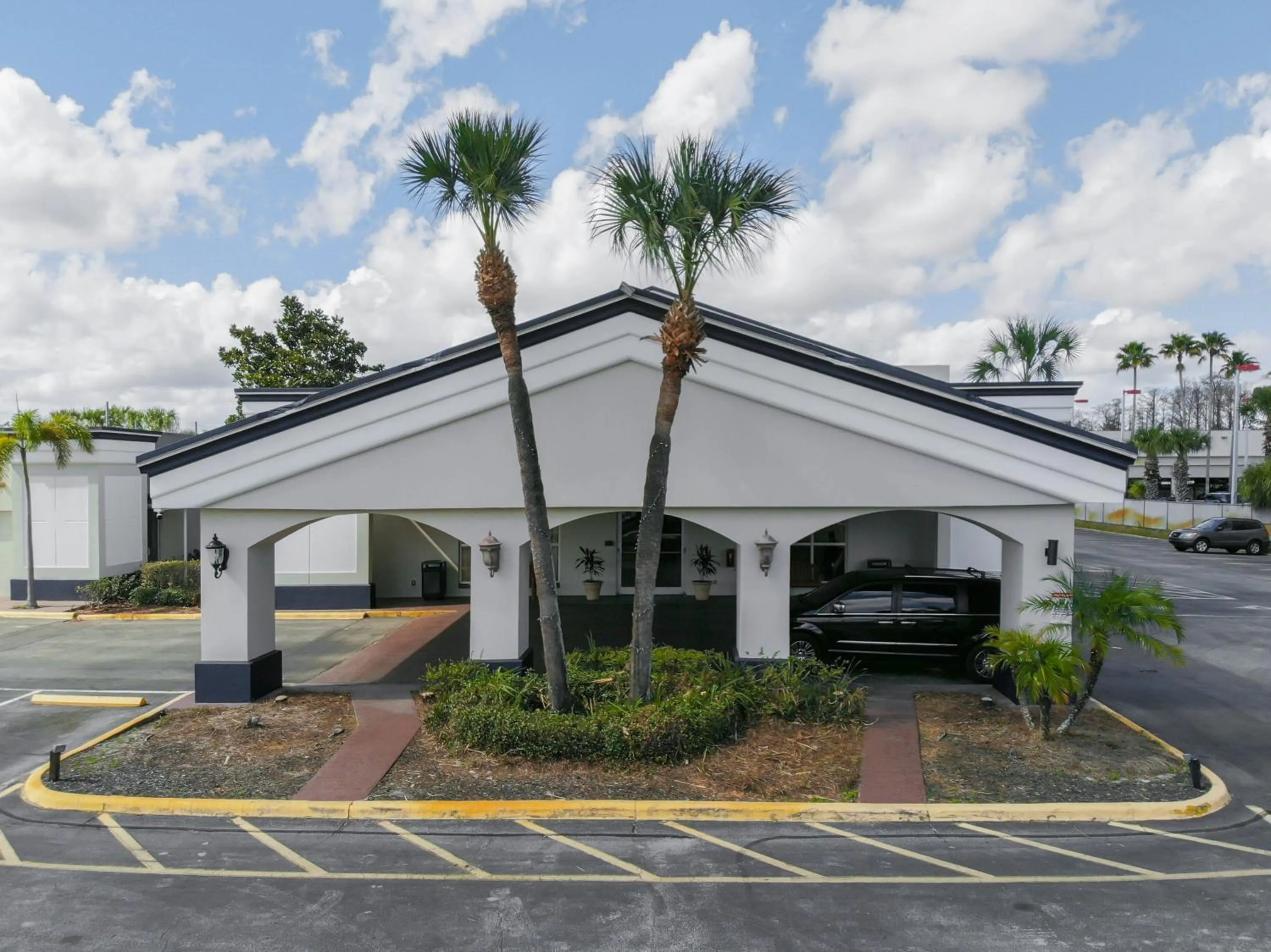 Property building in Stayable Orlando at Florida Mall