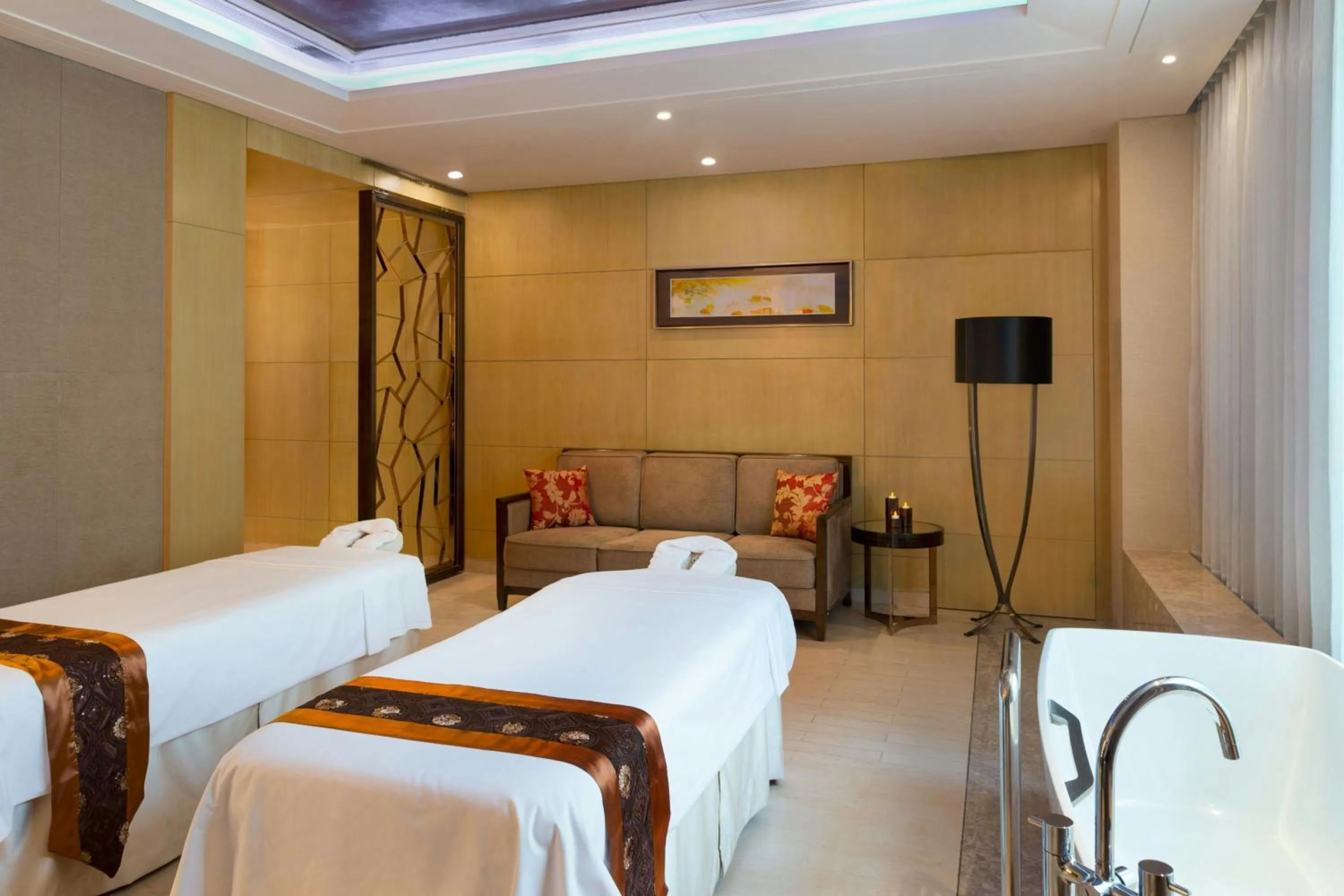 Spa and wellness centre/facilities, Bed in Sheraton Changchun Jingyuetan Hotel