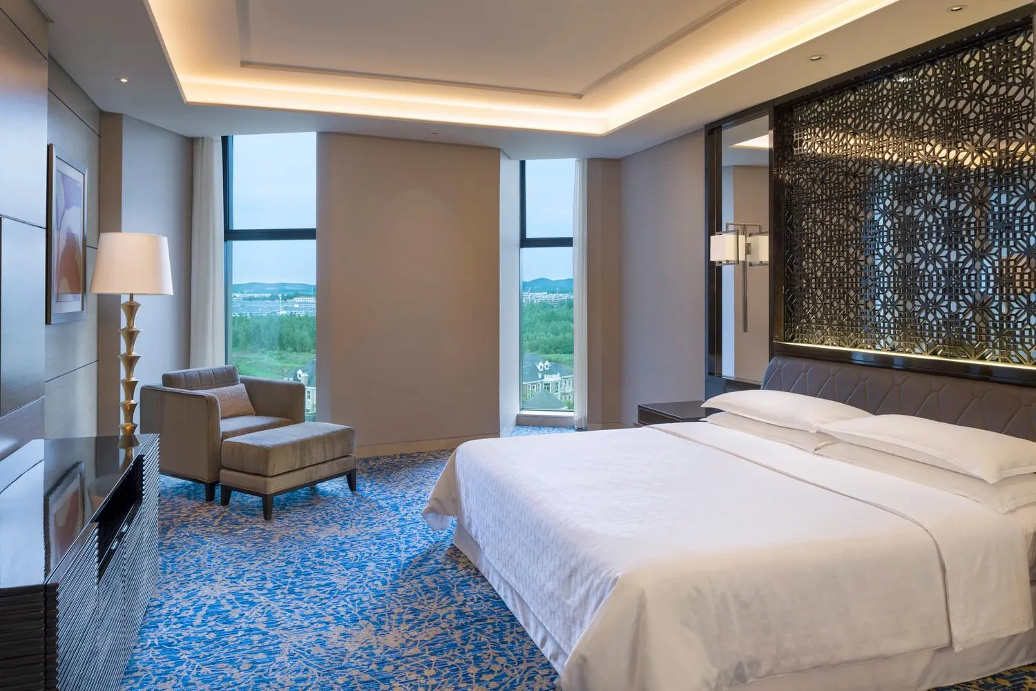 Bedroom, Bed in Sheraton Changchun Jingyuetan Hotel