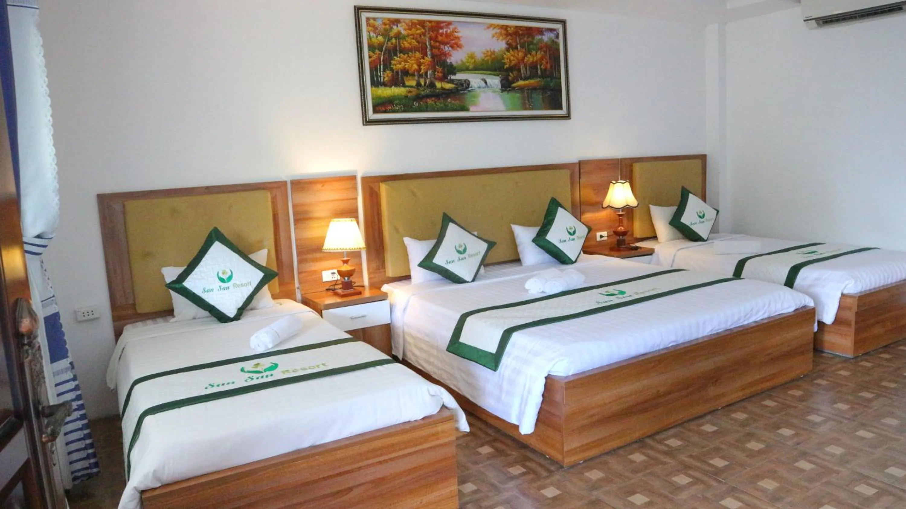 Photo of the whole room, Bed in Sansan Resort