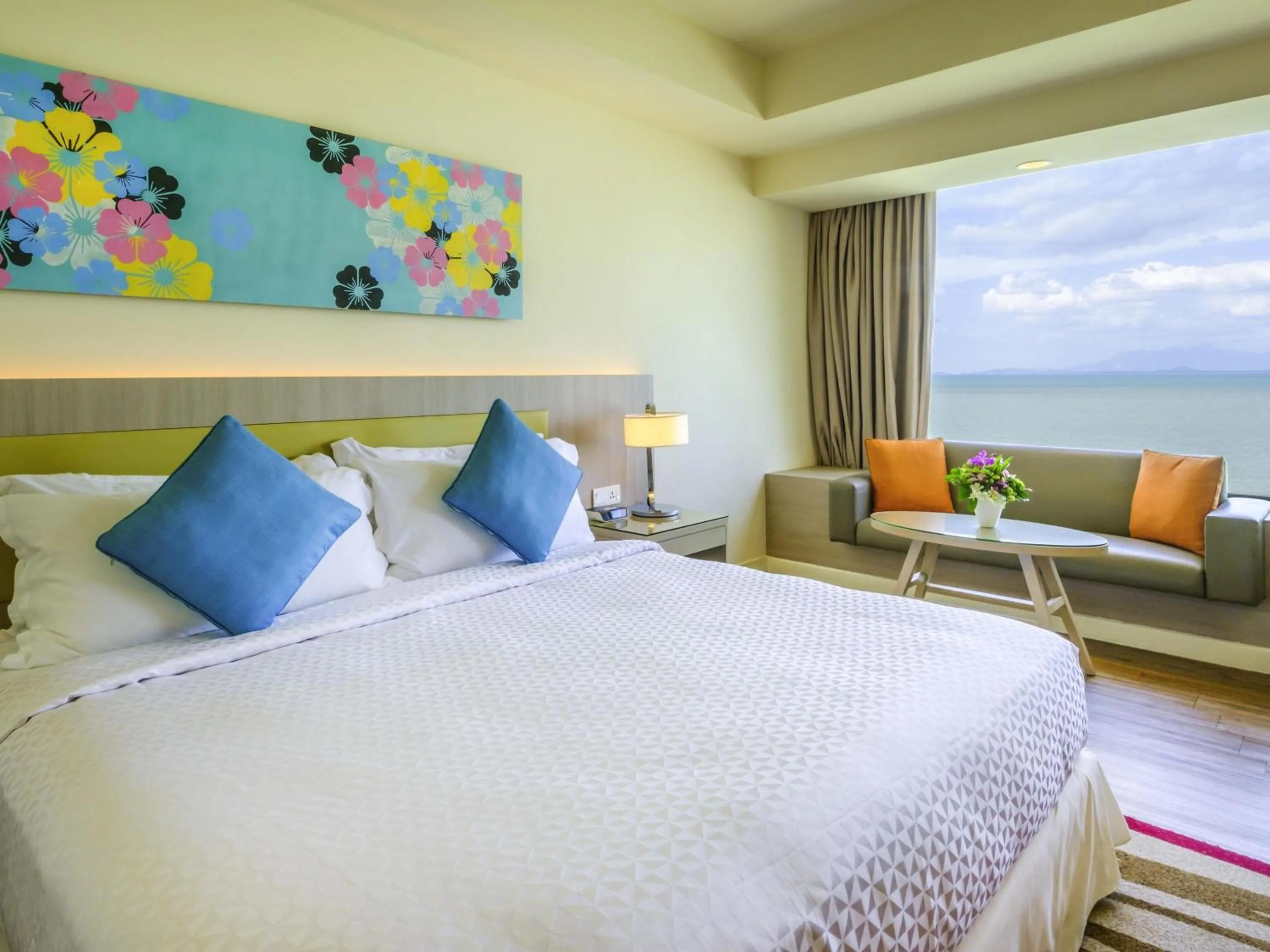 Bedroom, Bed in Mercure Penang Beach