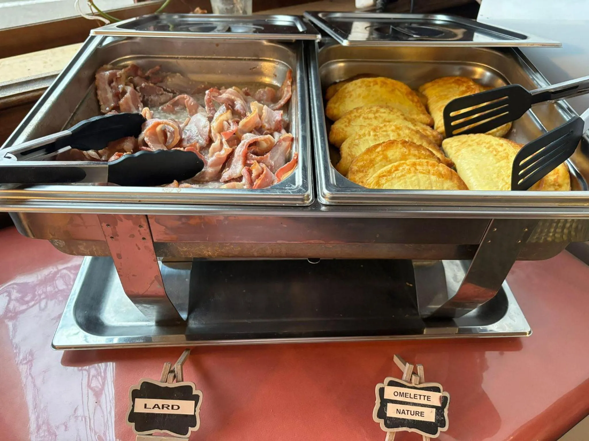 Continental breakfast in Hôtel Terminus - Pizzeria Pizz'a gogo - salle de sport - face à la gare