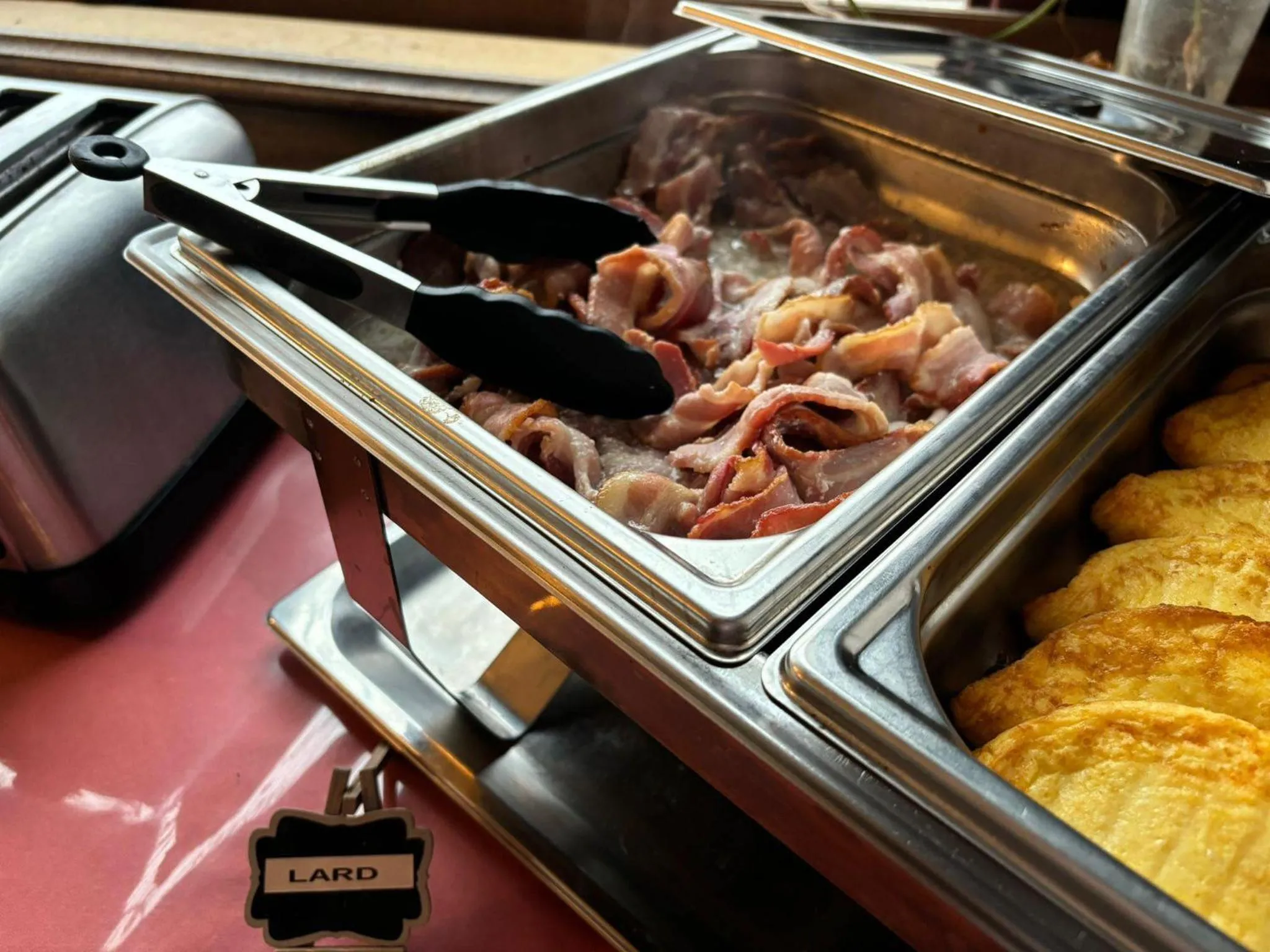 Continental breakfast in Hôtel Terminus - Pizzeria Pizz'a gogo - salle de sport - face à la gare