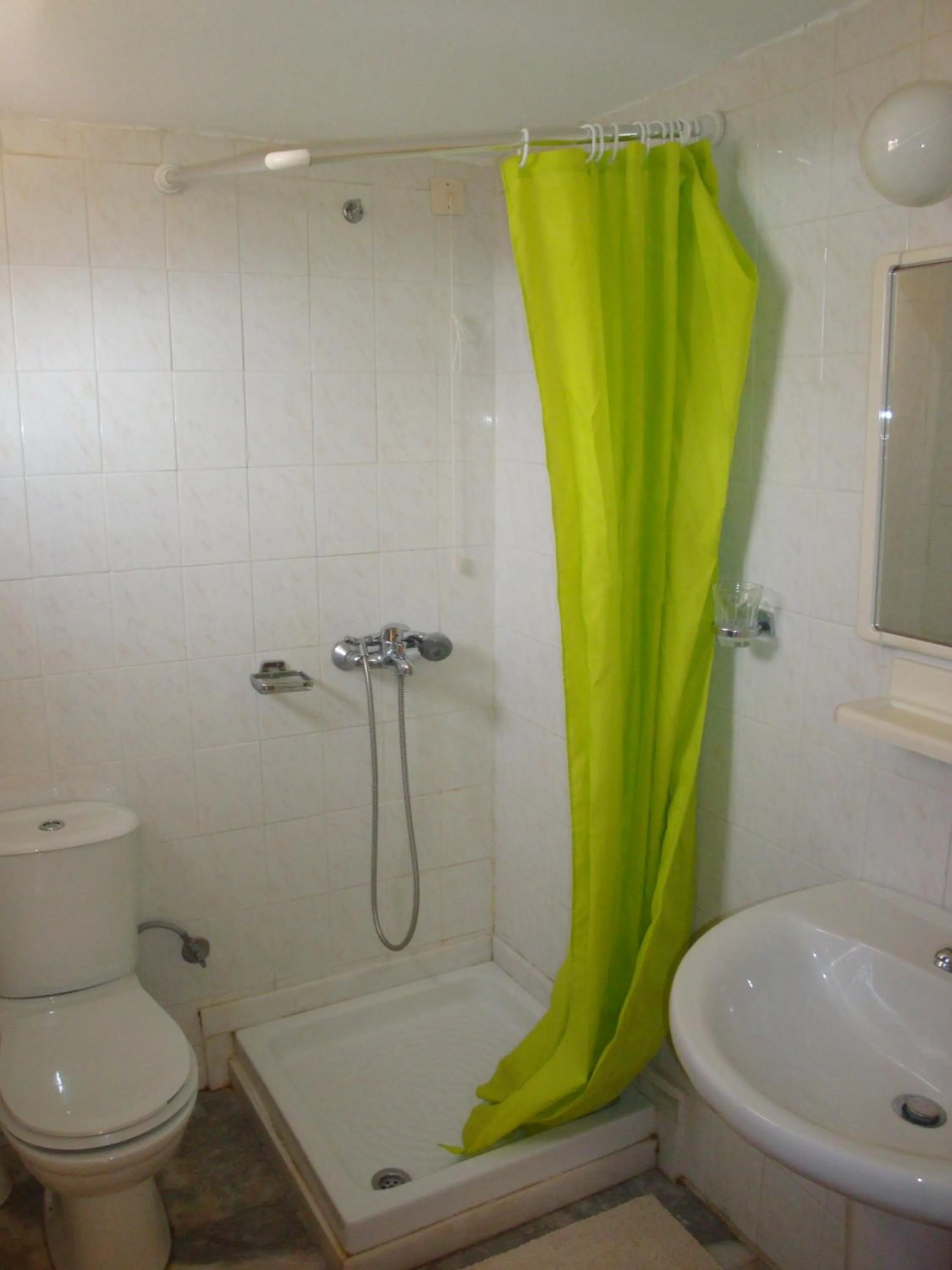 Shower in Calamon Apartments