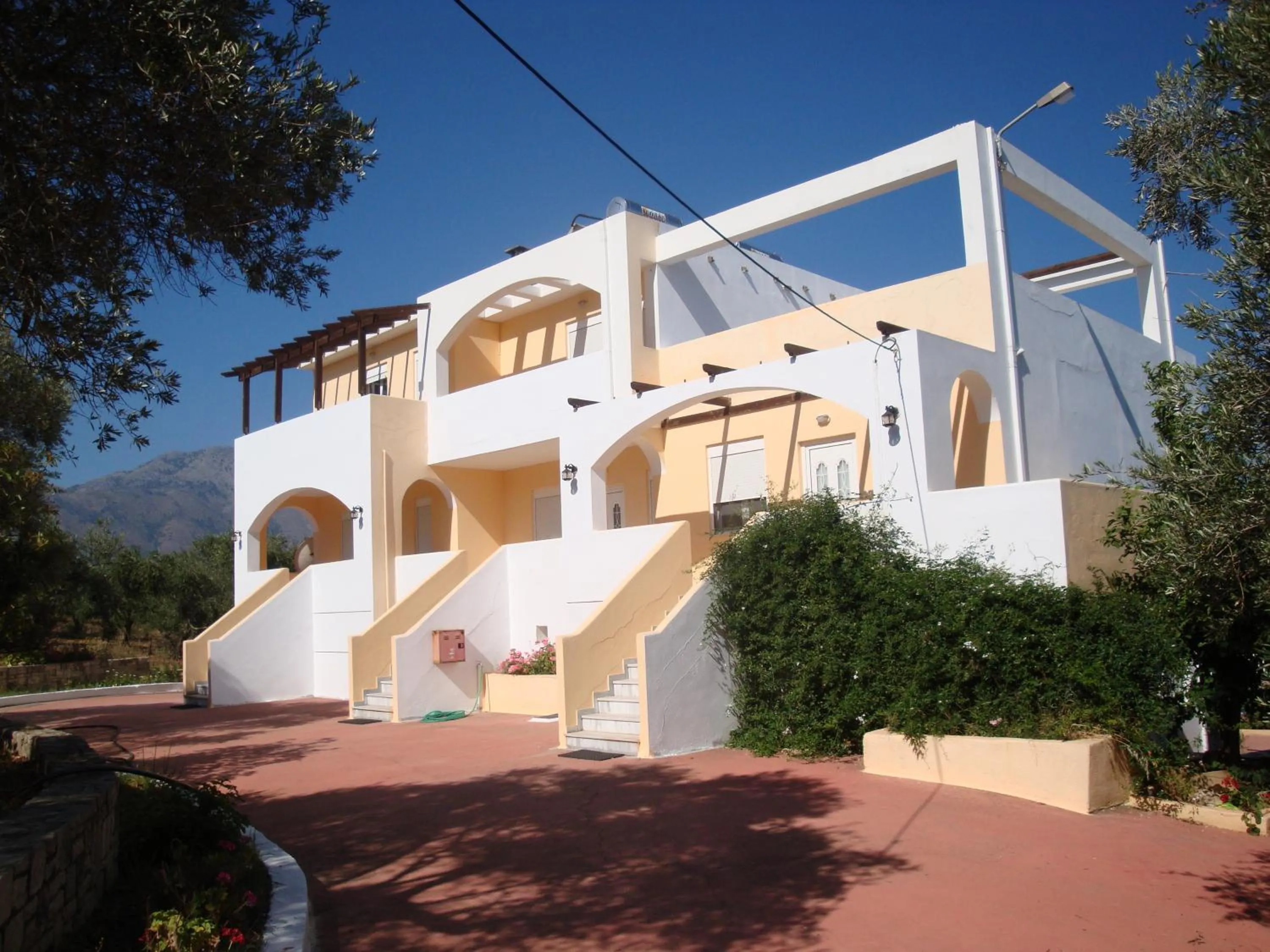 Facade/entrance in Calamon Apartments