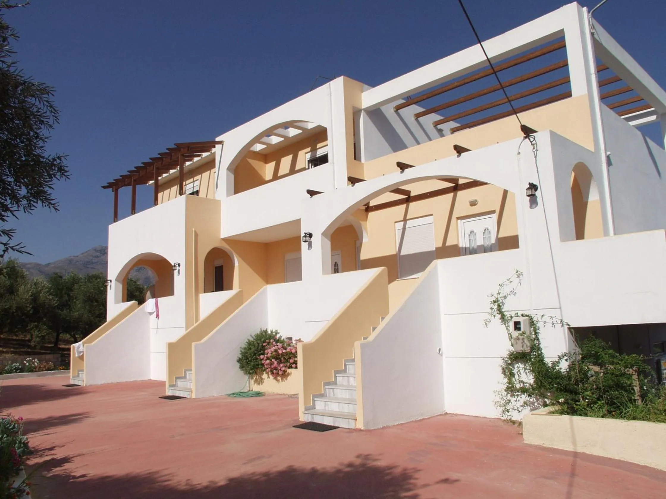 Facade/entrance in Calamon Apartments