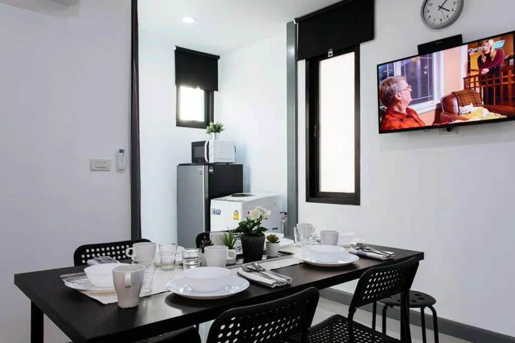 P4 Silom Large 2beds full kitchen WIFI 4-6pax