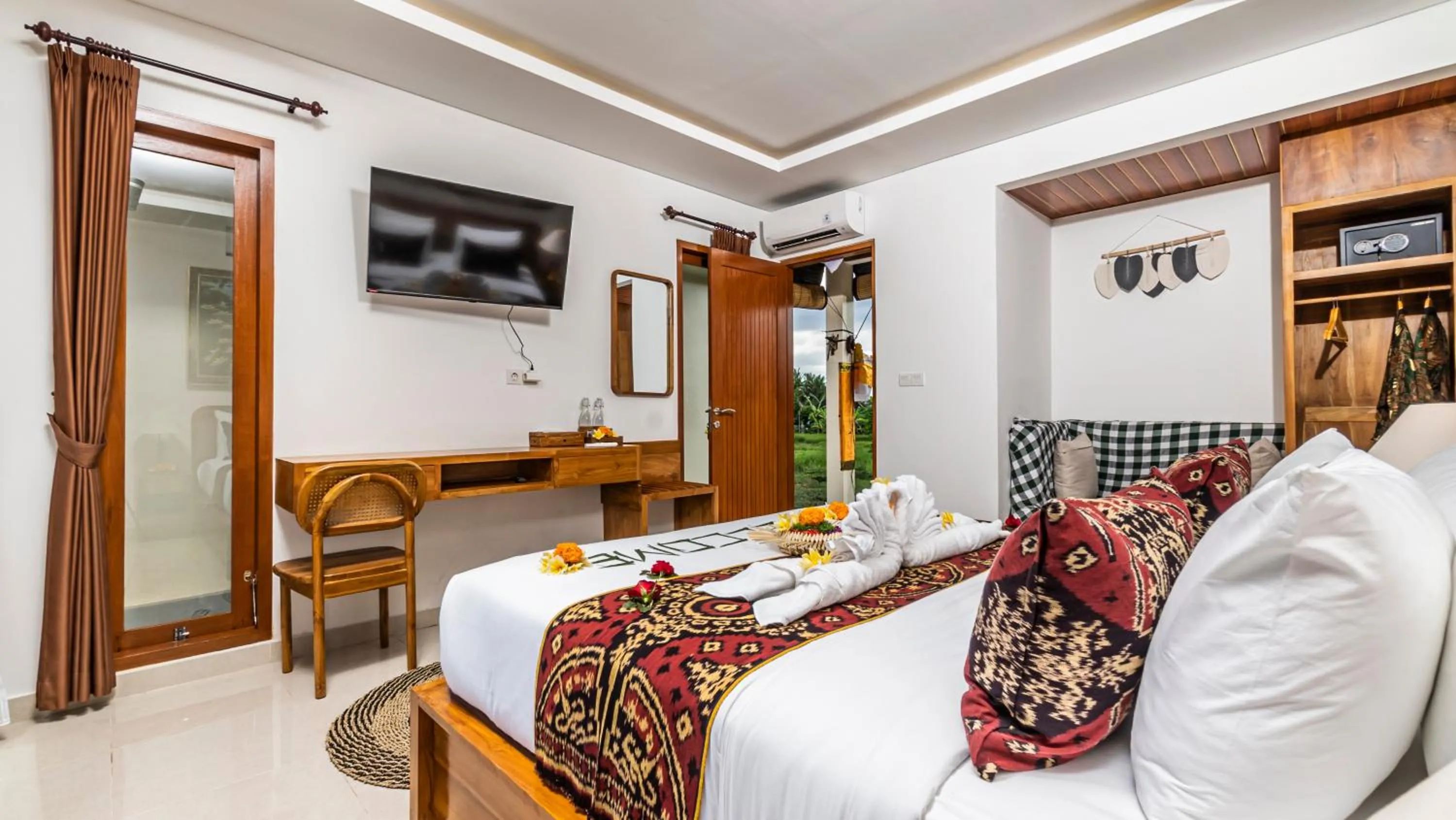 Bed in Putih DCarik Ubud