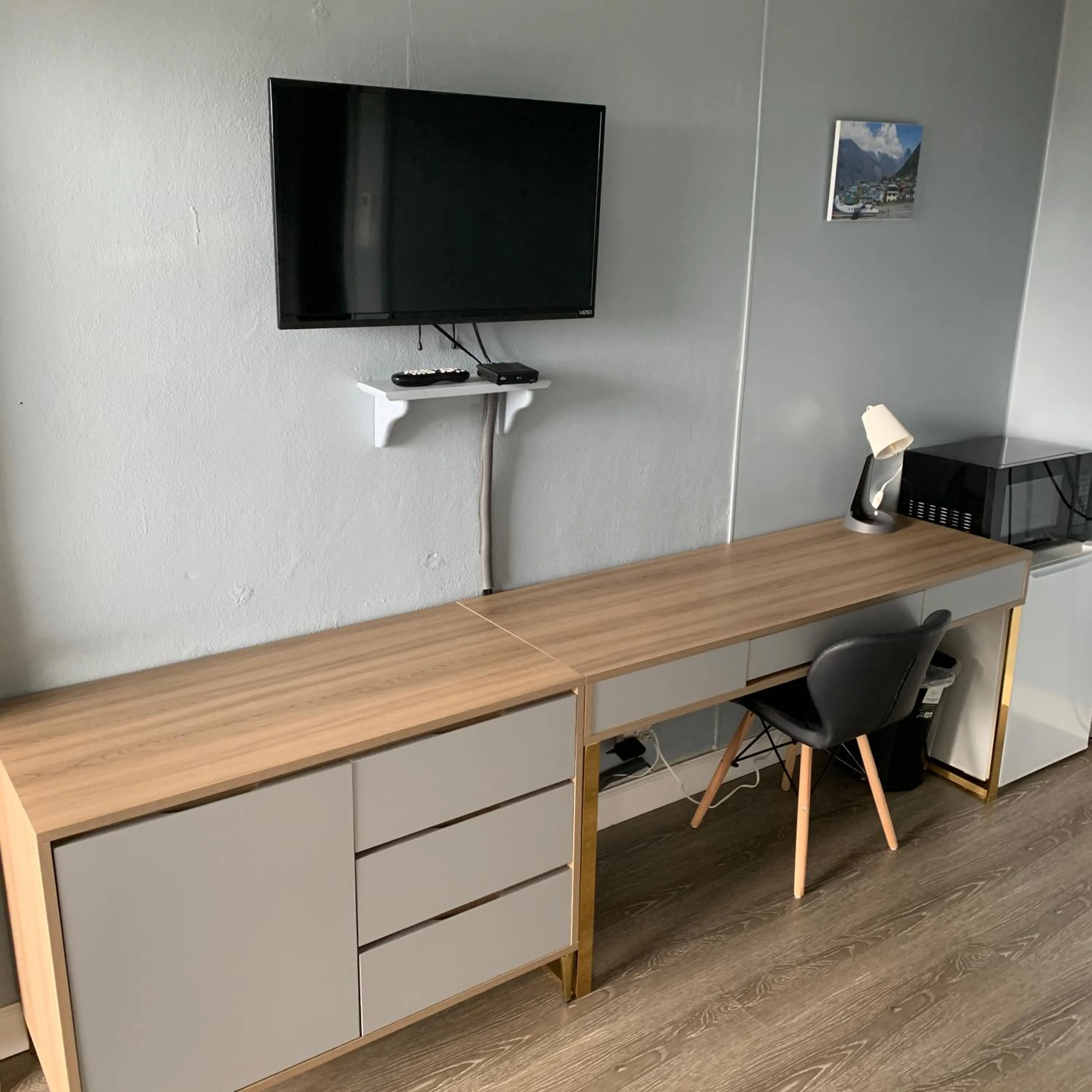 TV and multimedia in American Inn