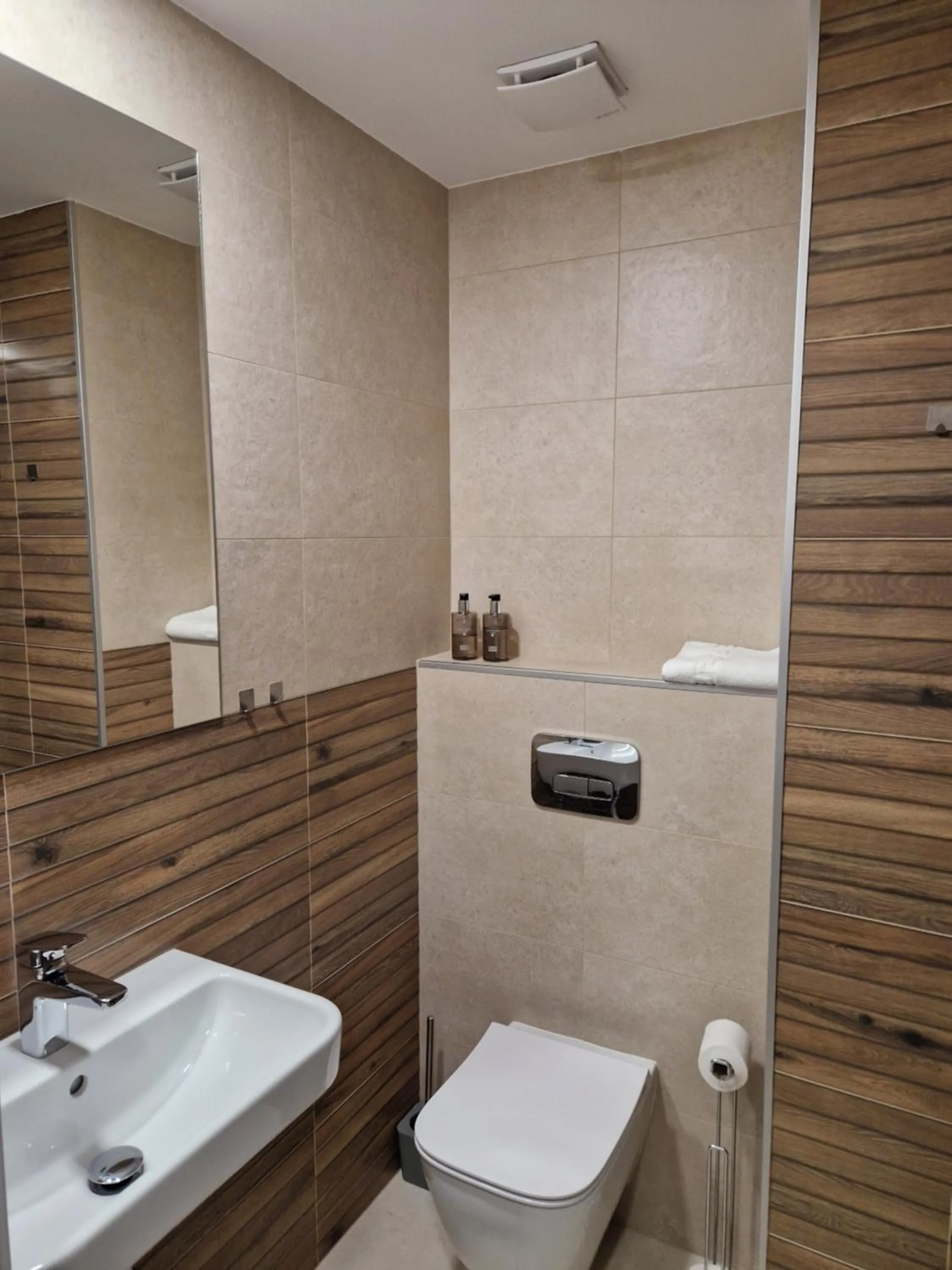Shower in Hotel Grand