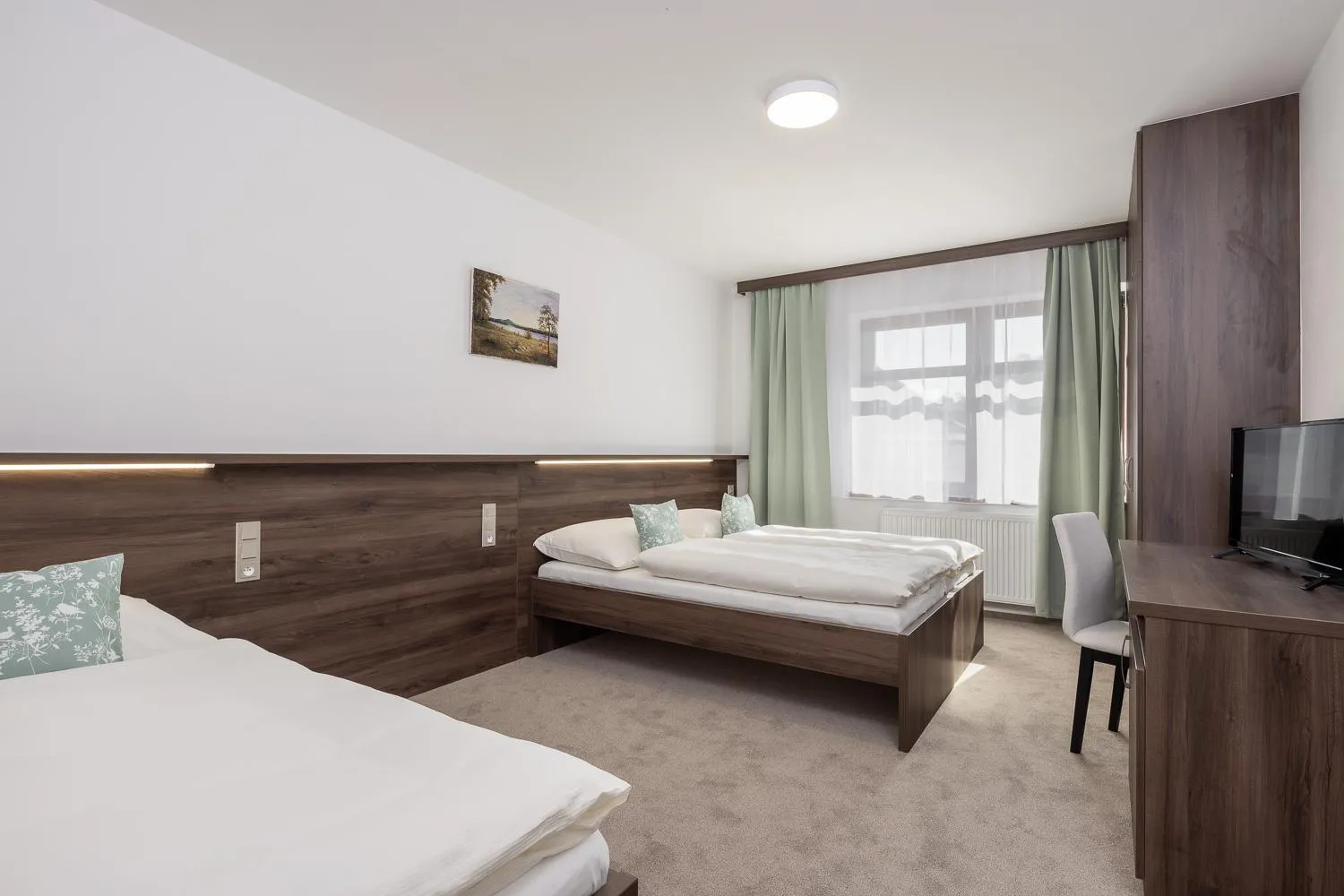 Photo of the whole room, Bed in Hotel Grand