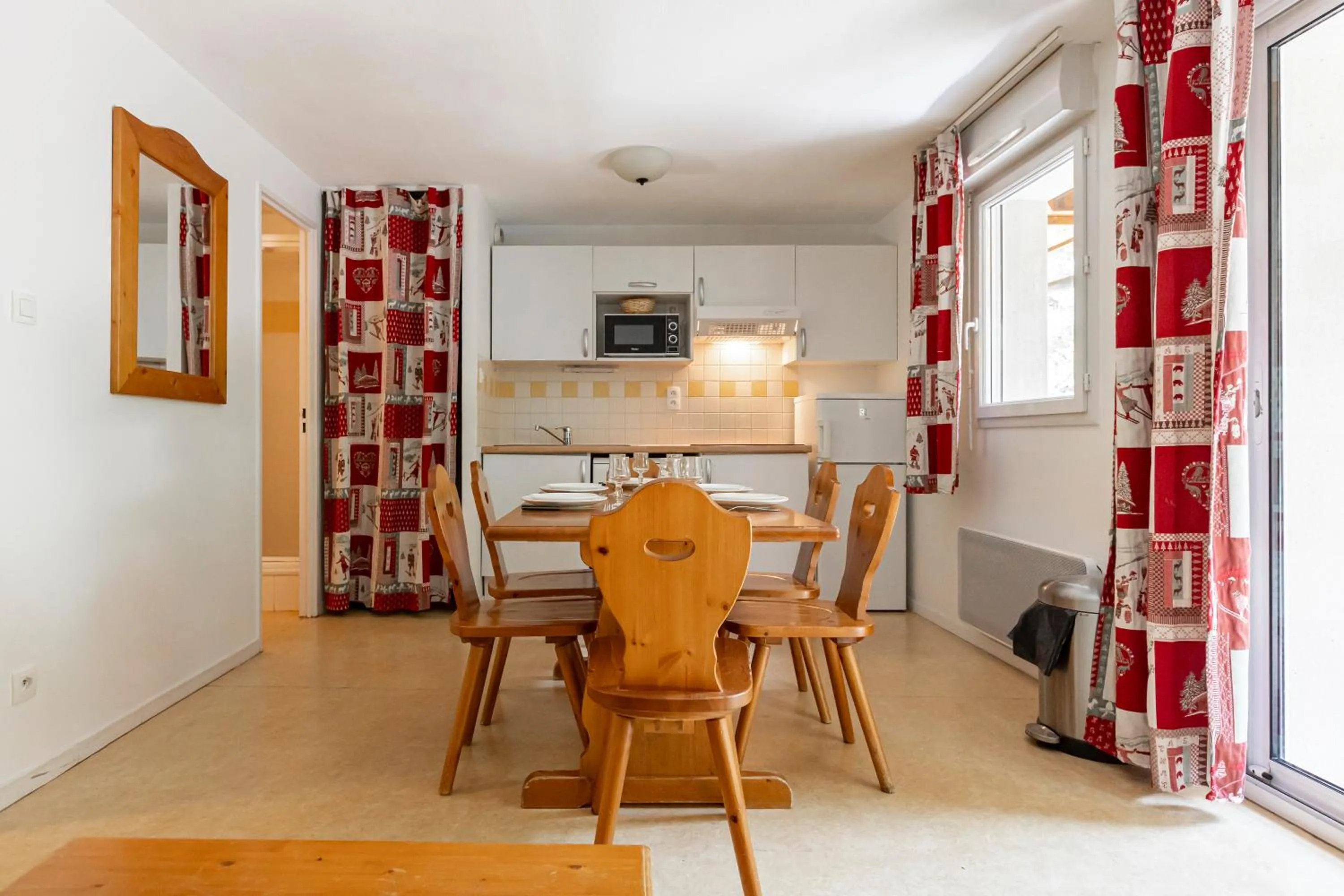 Dining area in Résidence Odalys Soleil d'Aure