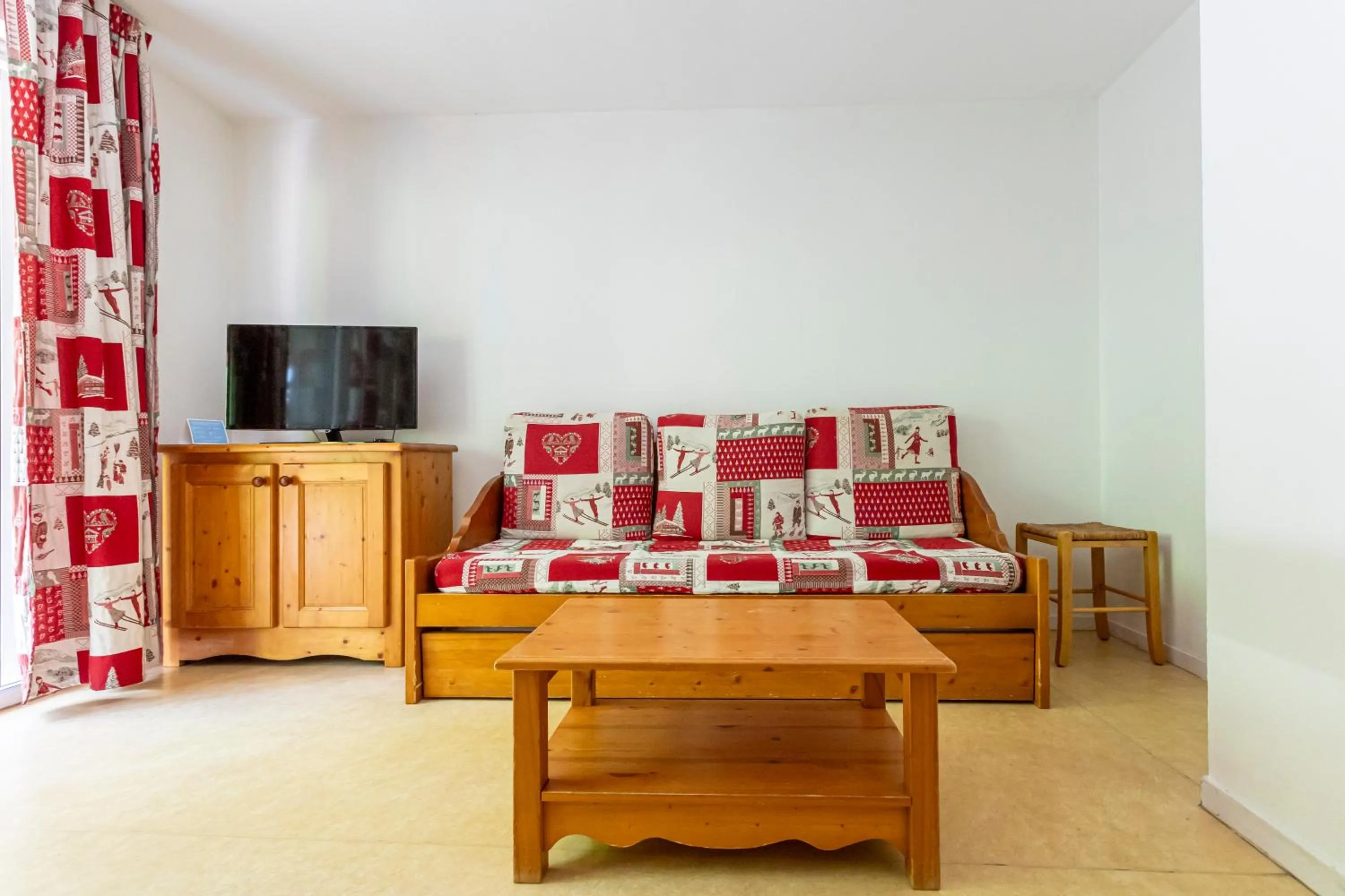 Seating area, Bed in Résidence Odalys Soleil d'Aure