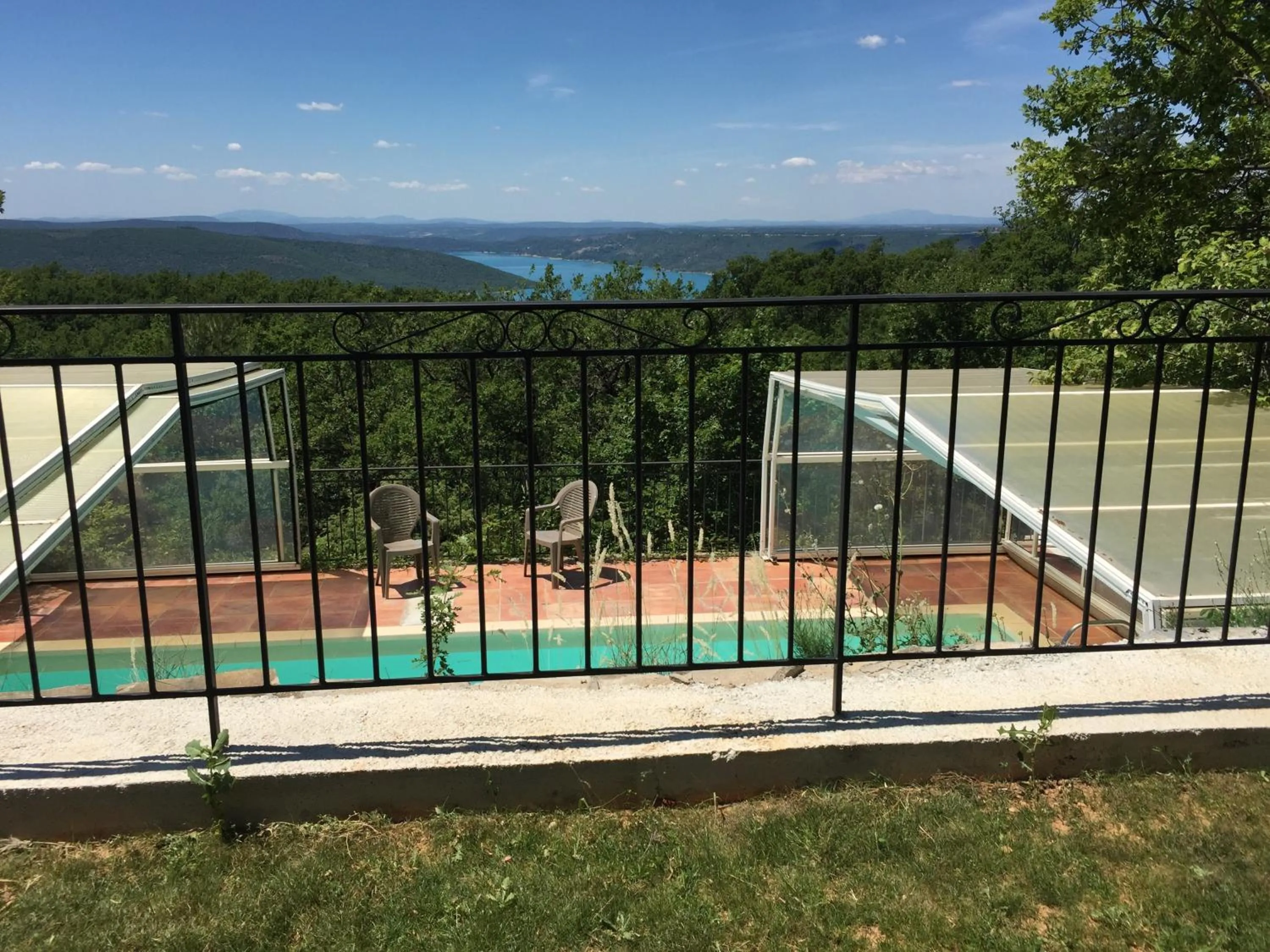 Swimming pool in Le Bosquet