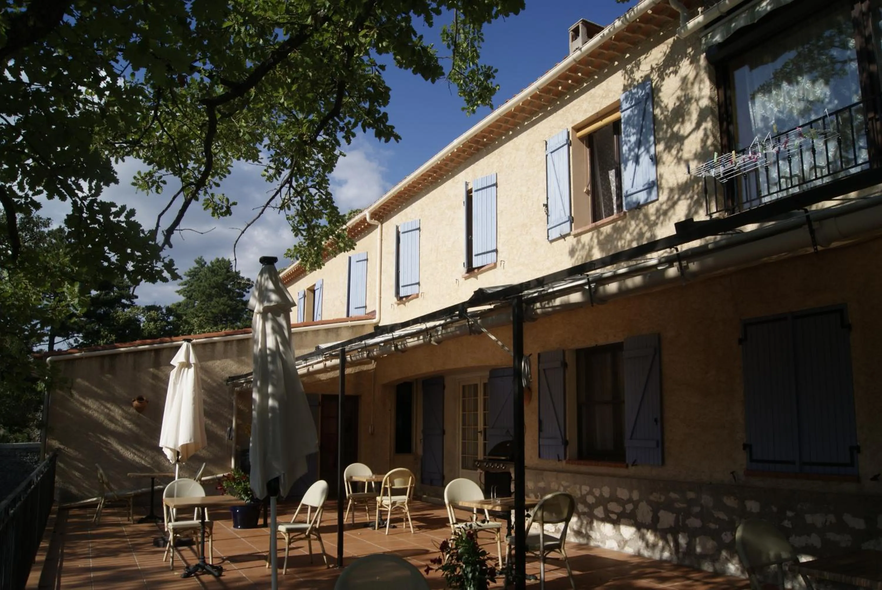 Facade/entrance in Le Bosquet