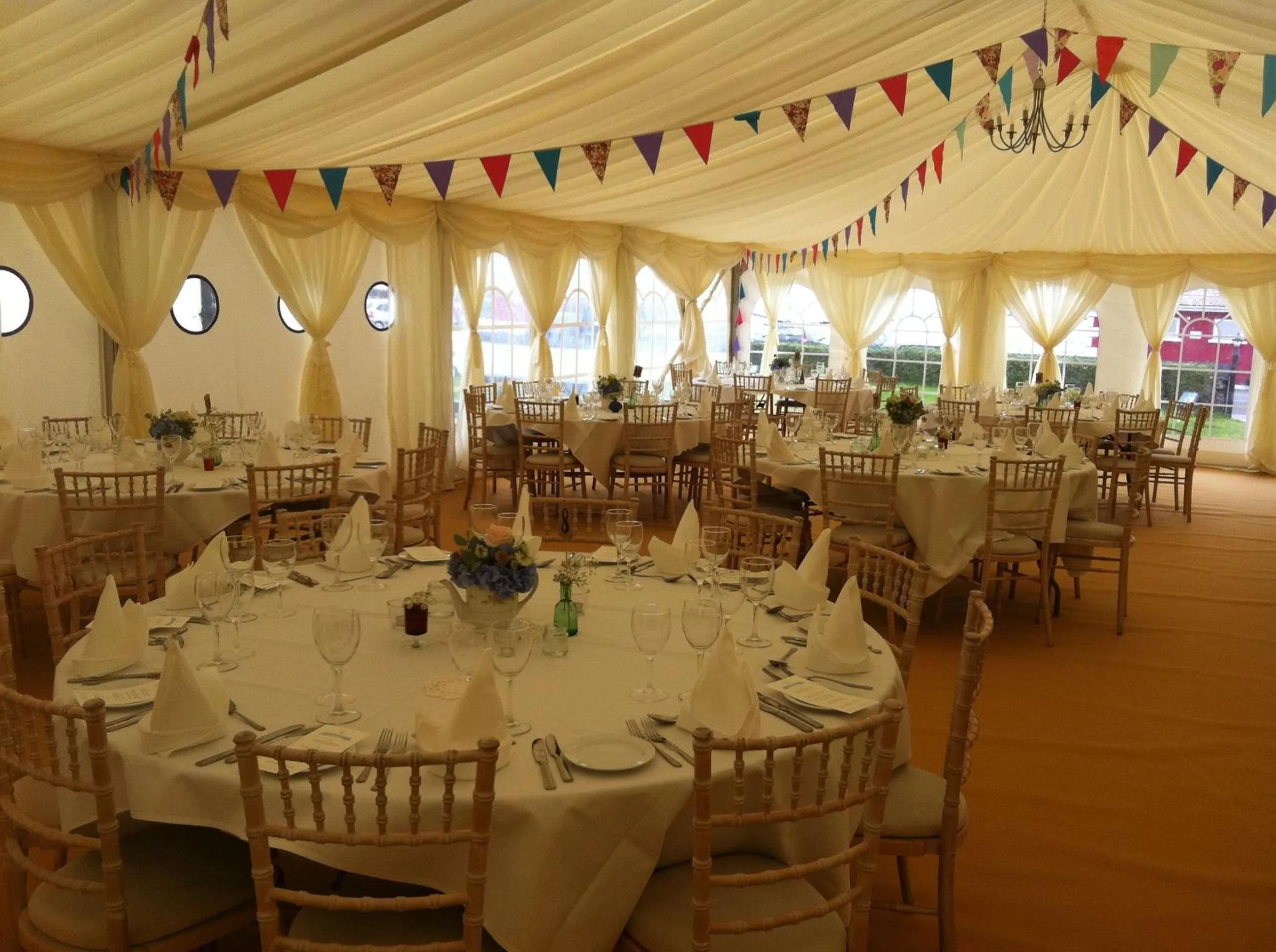 Restaurant/places to eat in Royal Valentia Hotel