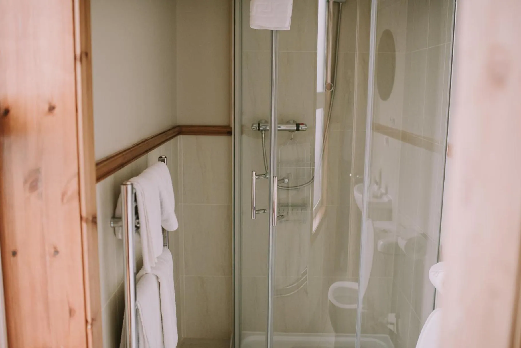 Bathroom in Royal Valentia Hotel