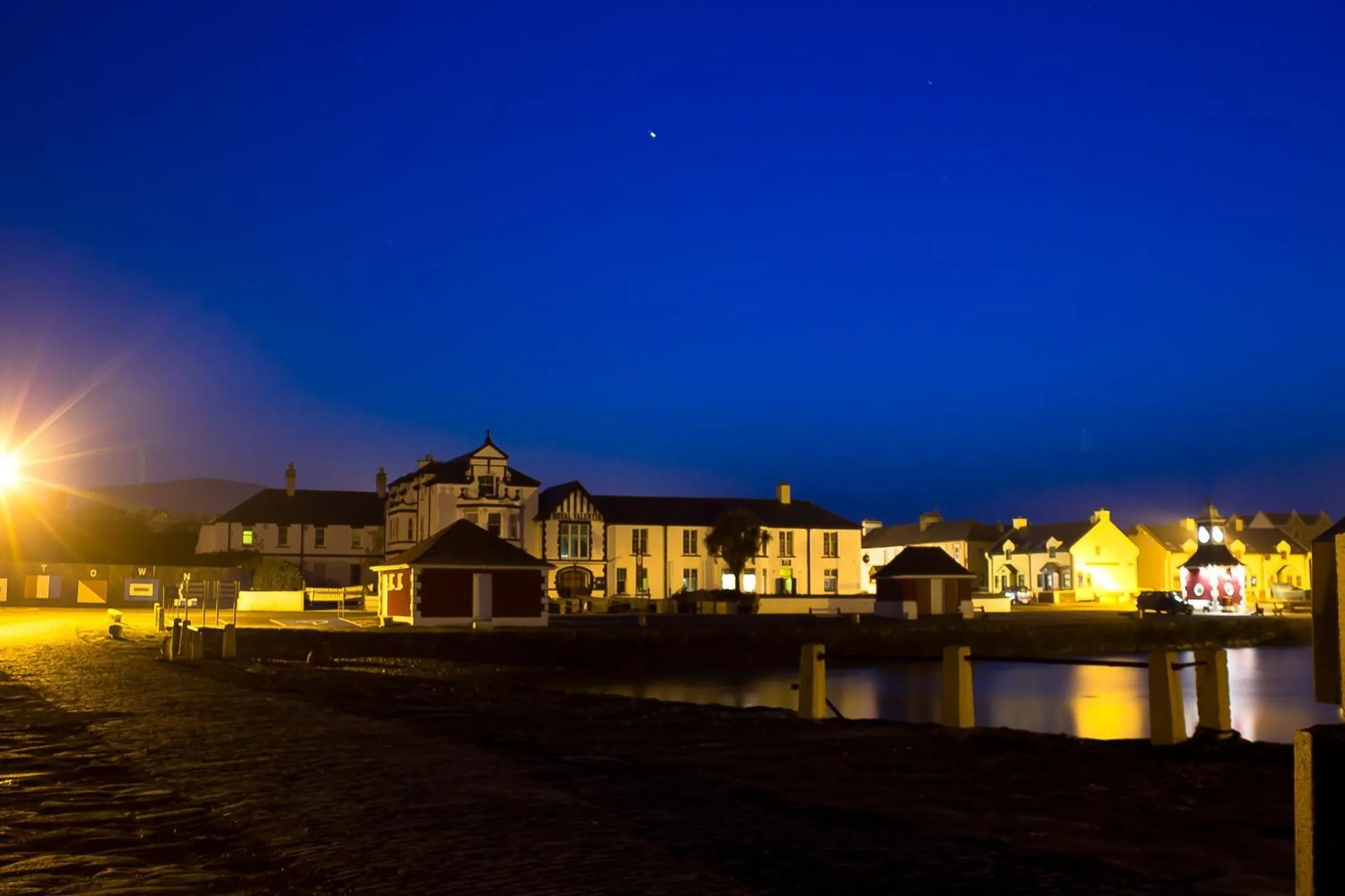 Area and facilities in Royal Valentia Hotel