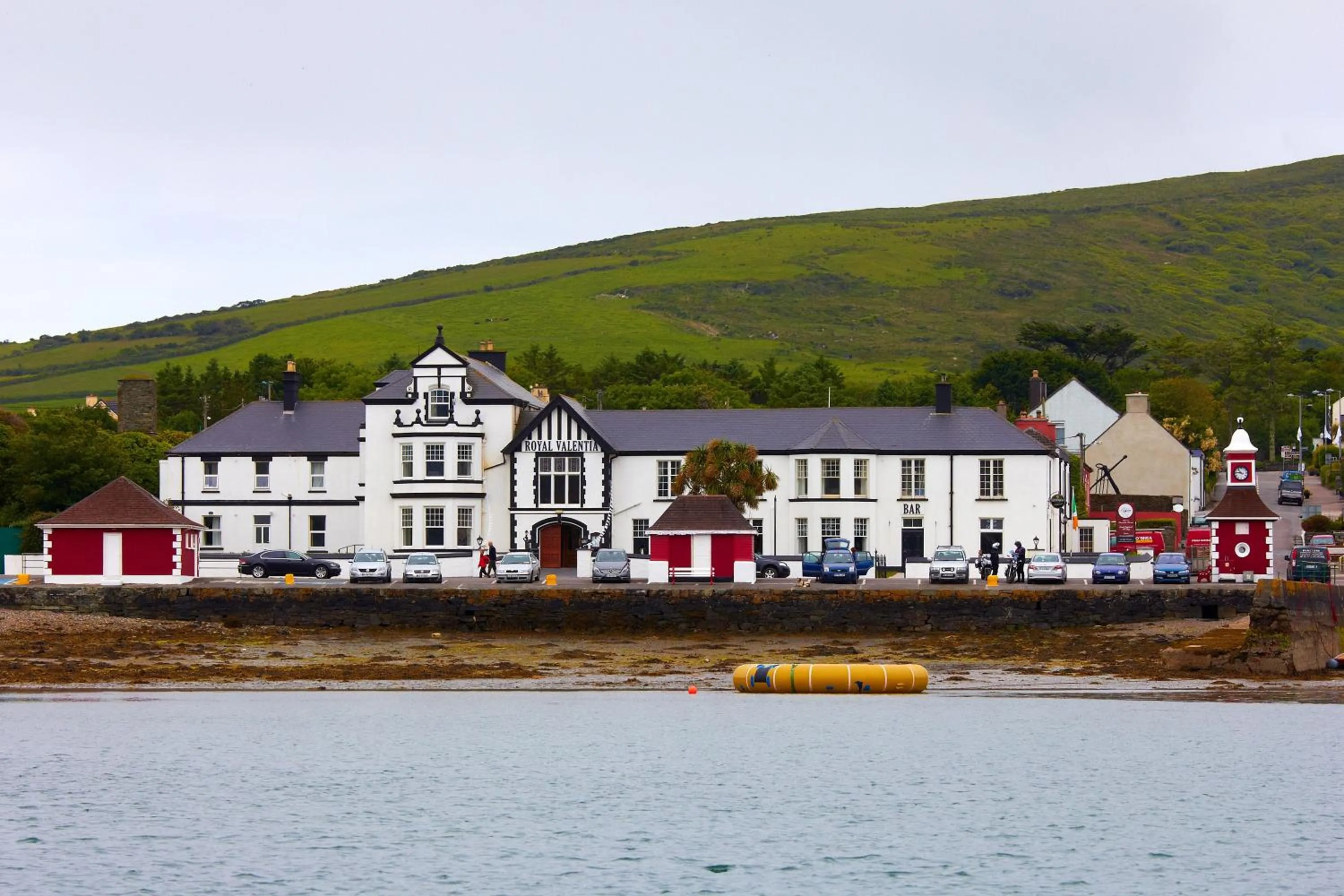 Neighbourhood in Royal Valentia Hotel