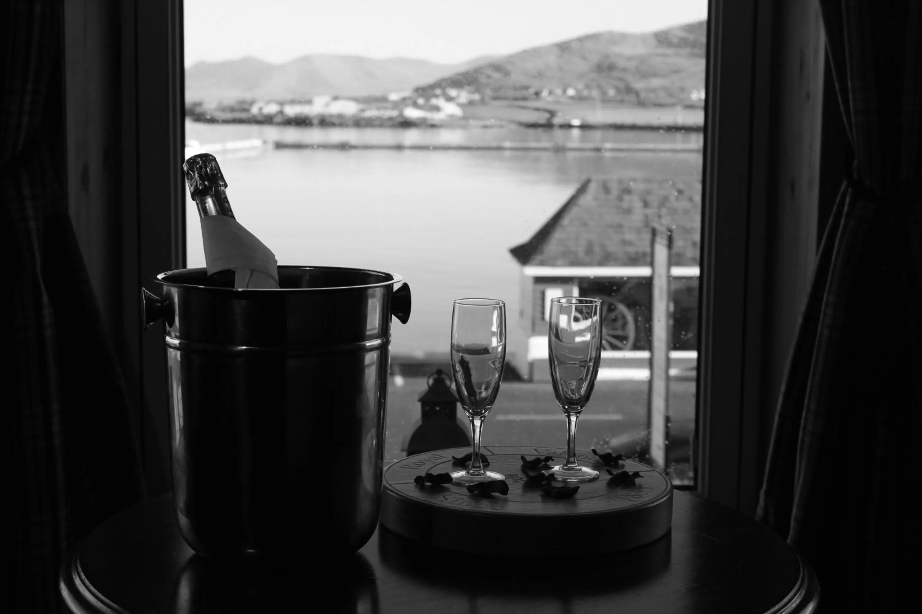 Seating area in Royal Valentia Hotel