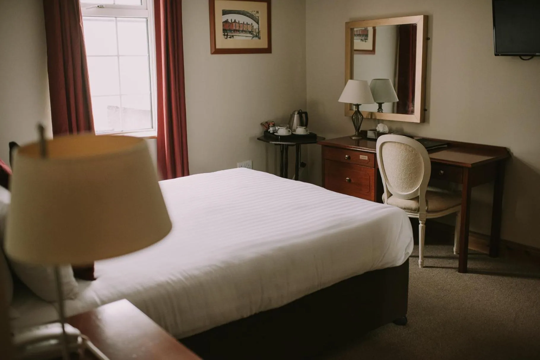 Photo of the whole room, Bed in Royal Valentia Hotel