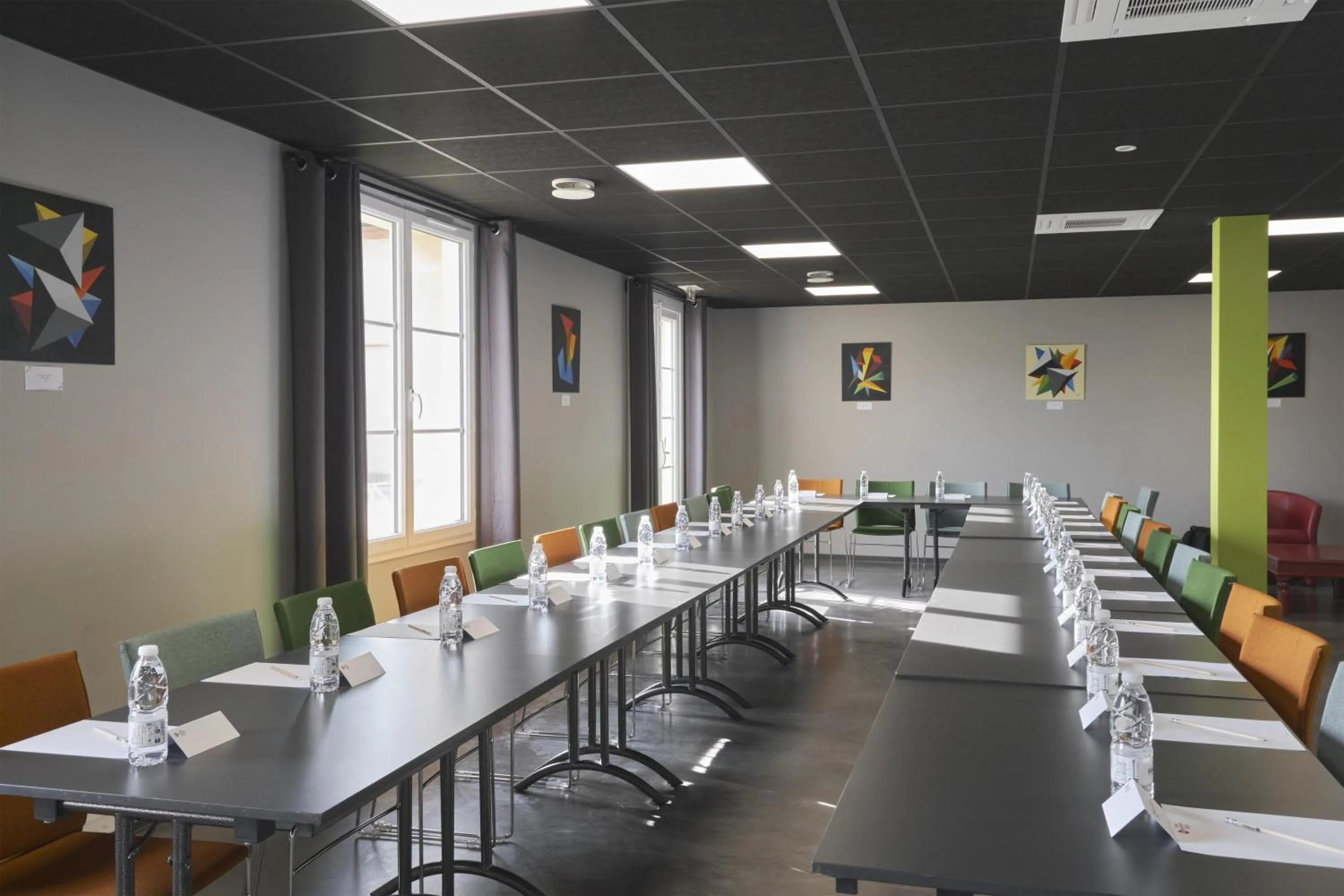Meeting/conference room in Best Western Plus Le Canard sur le Toit