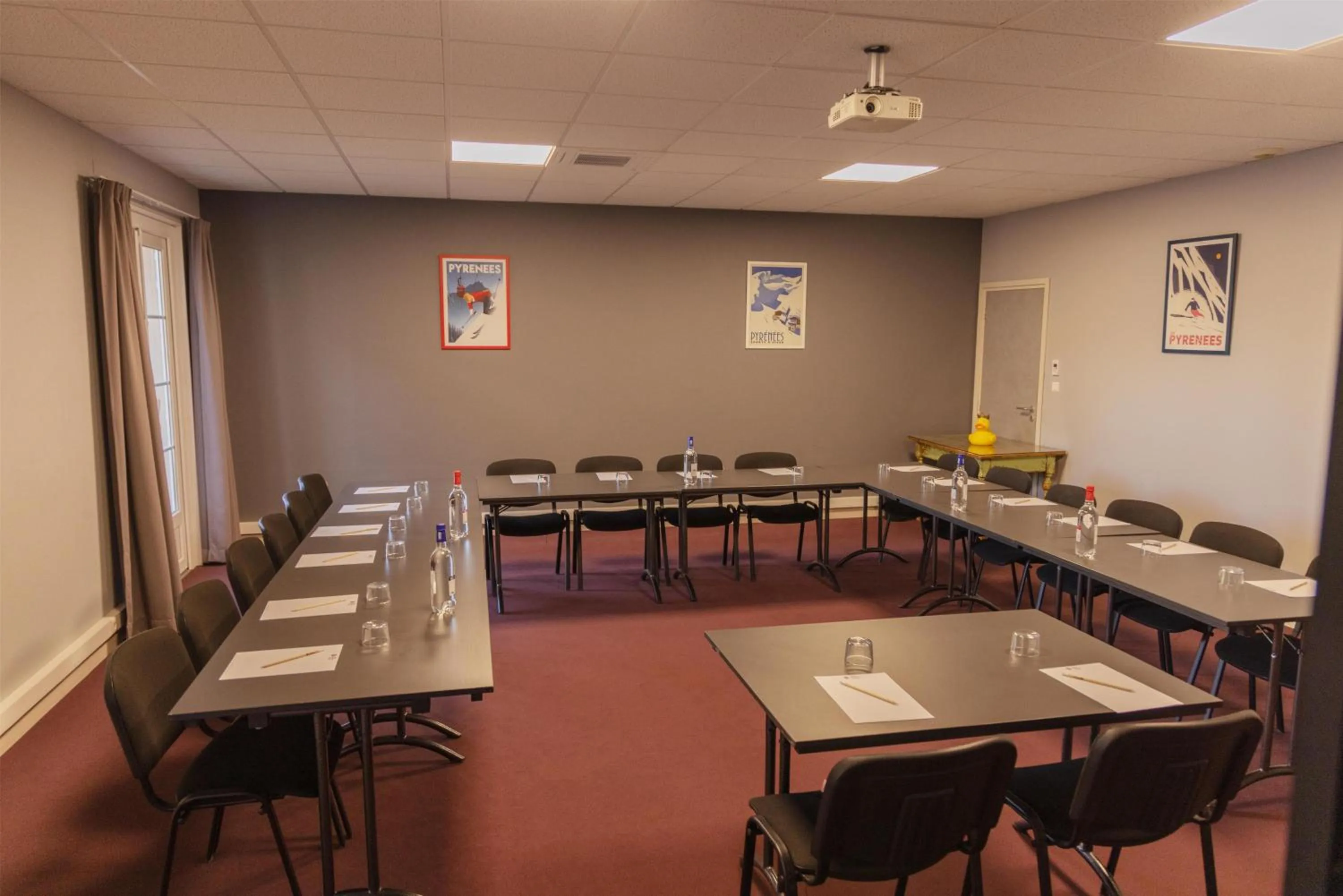Meeting/conference room in Best Western Plus Le Canard sur le Toit