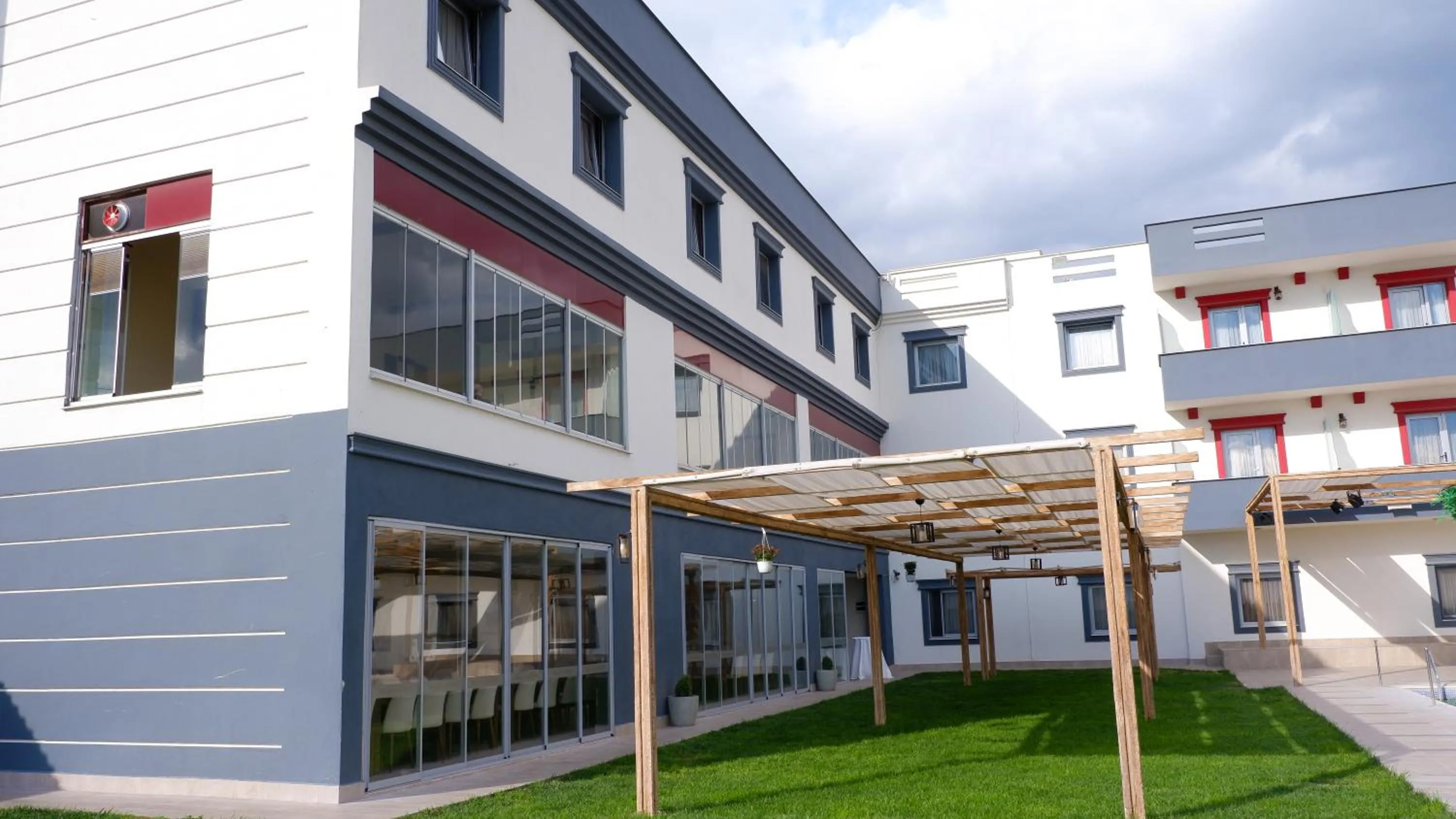 Swimming pool in Hotel Labella Bergama