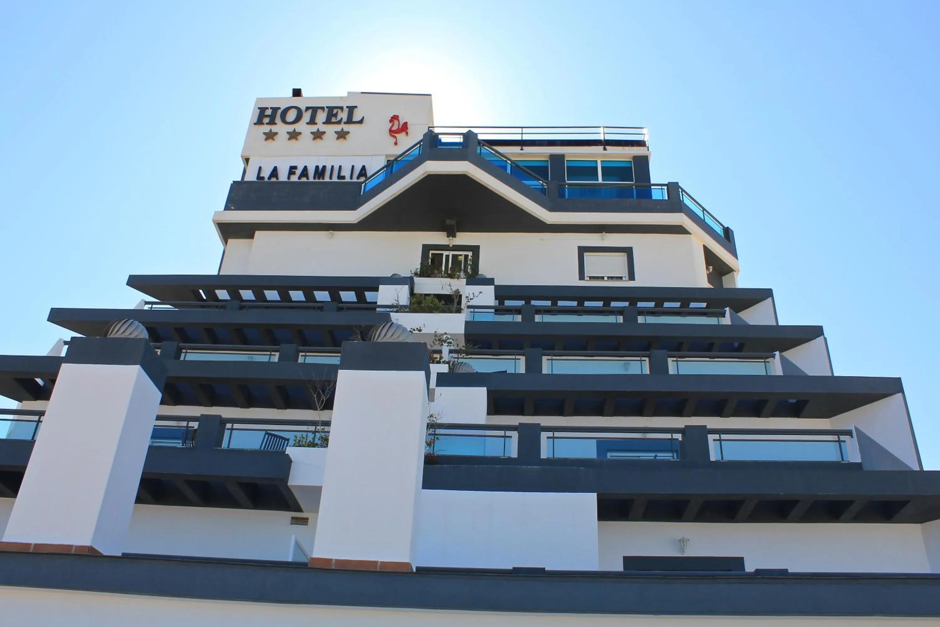 Facade/entrance in La Familia Gallo Rojo