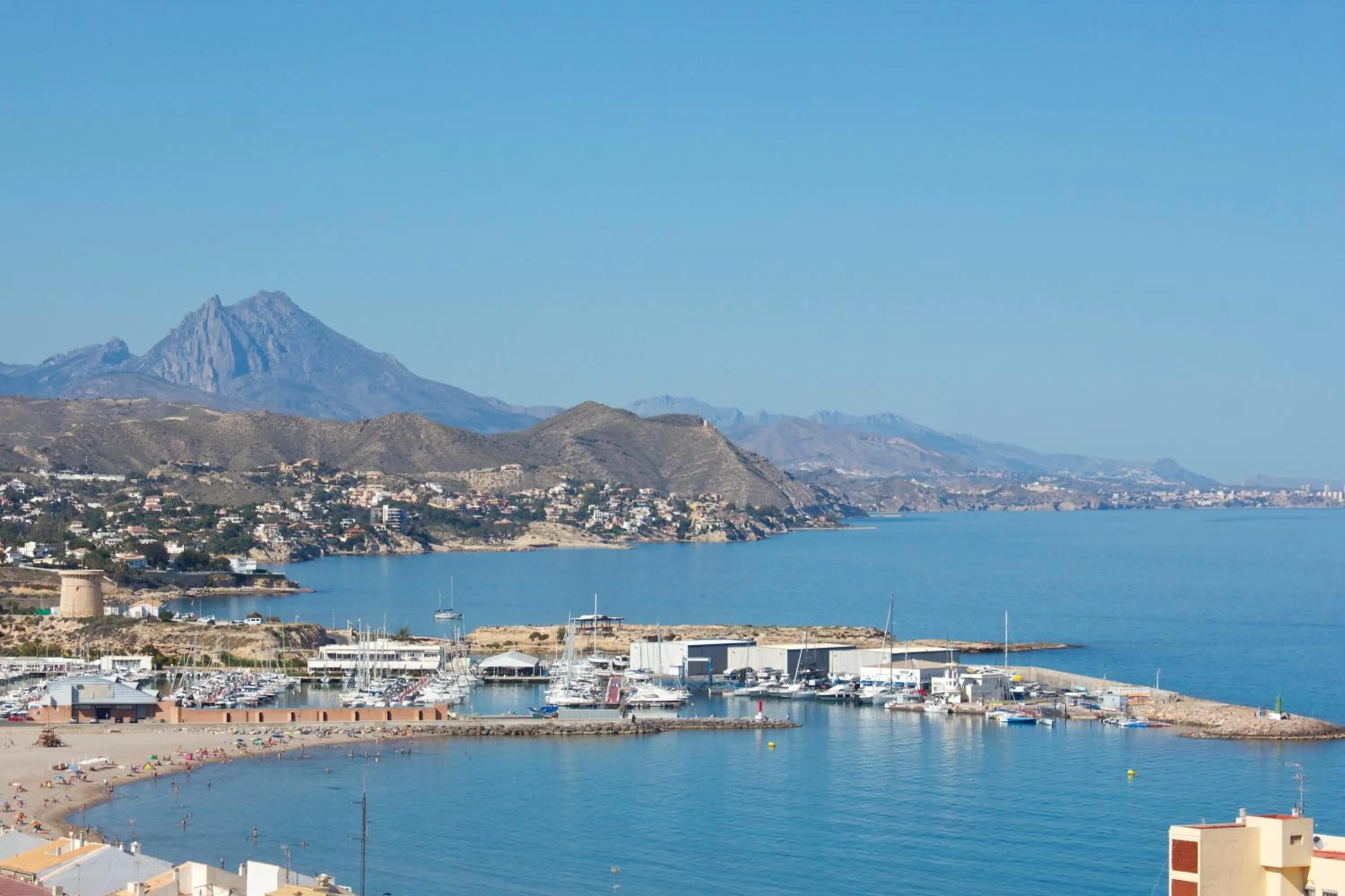 Area and facilities in La Familia Gallo Rojo