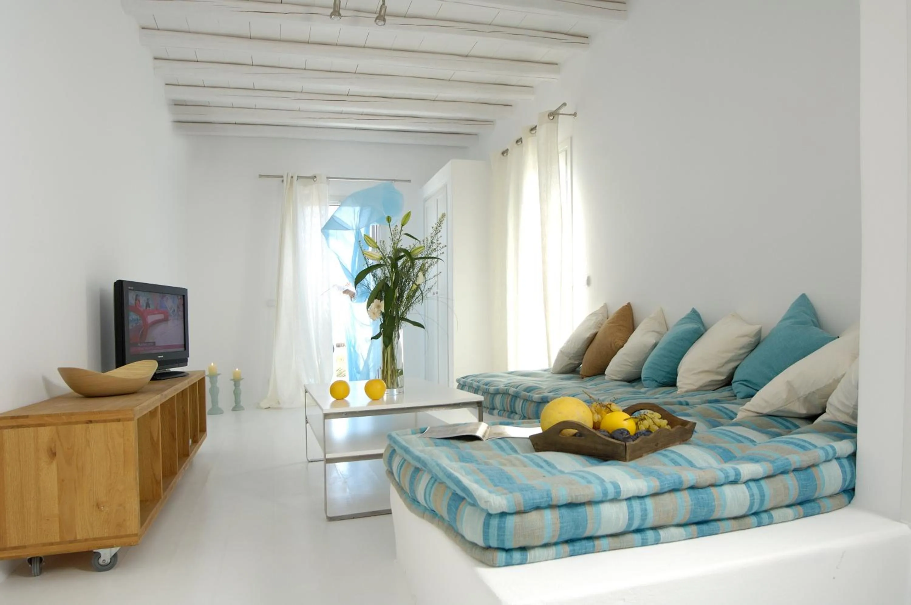 Living room in Kapetan Tasos Suites