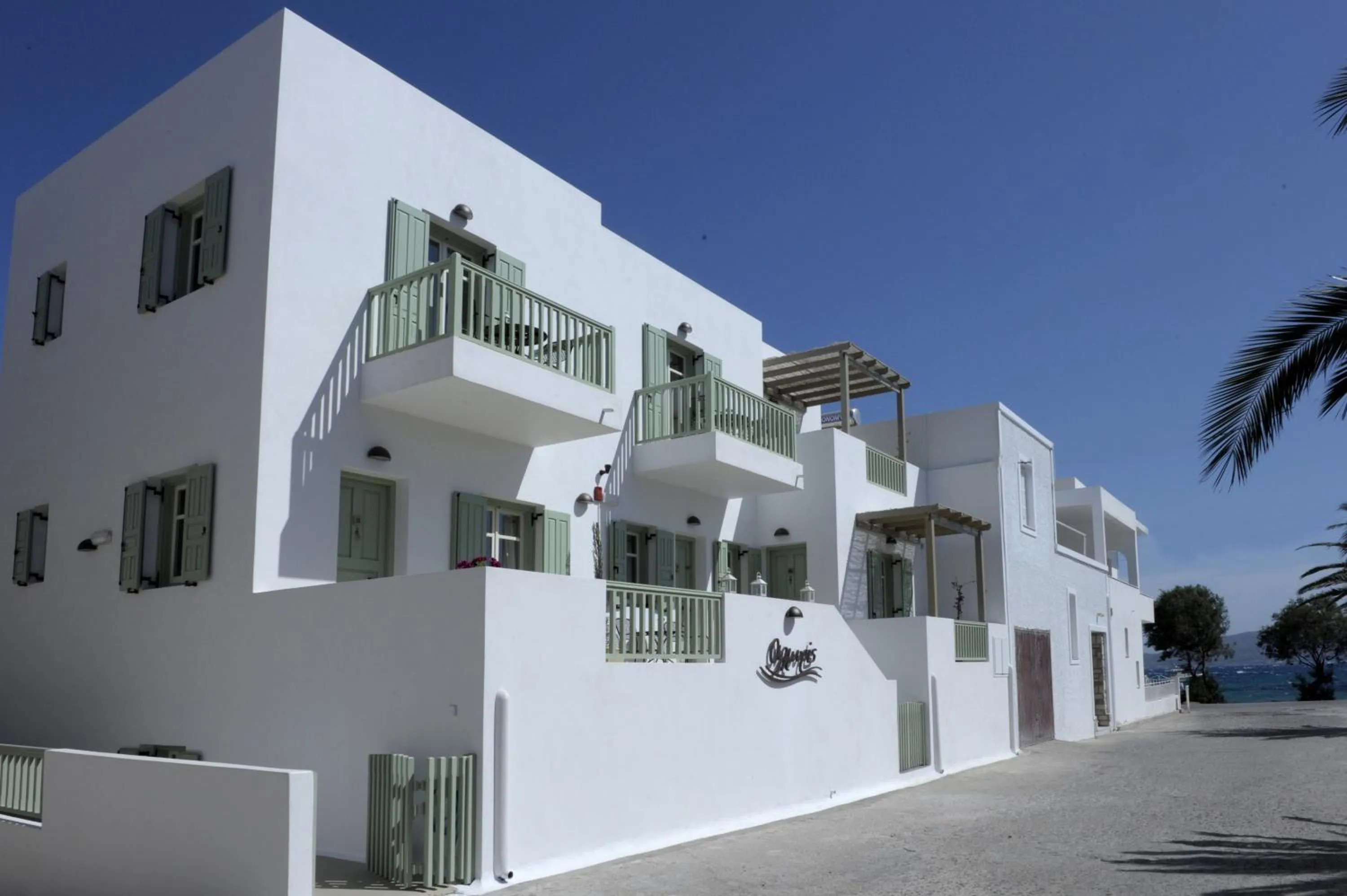 Facade/entrance in Almyris