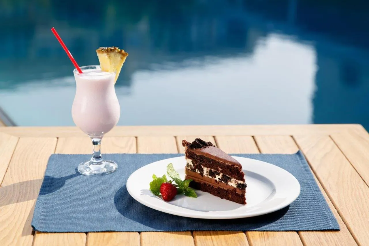 Restaurant/places to eat in Nautic Sport Club