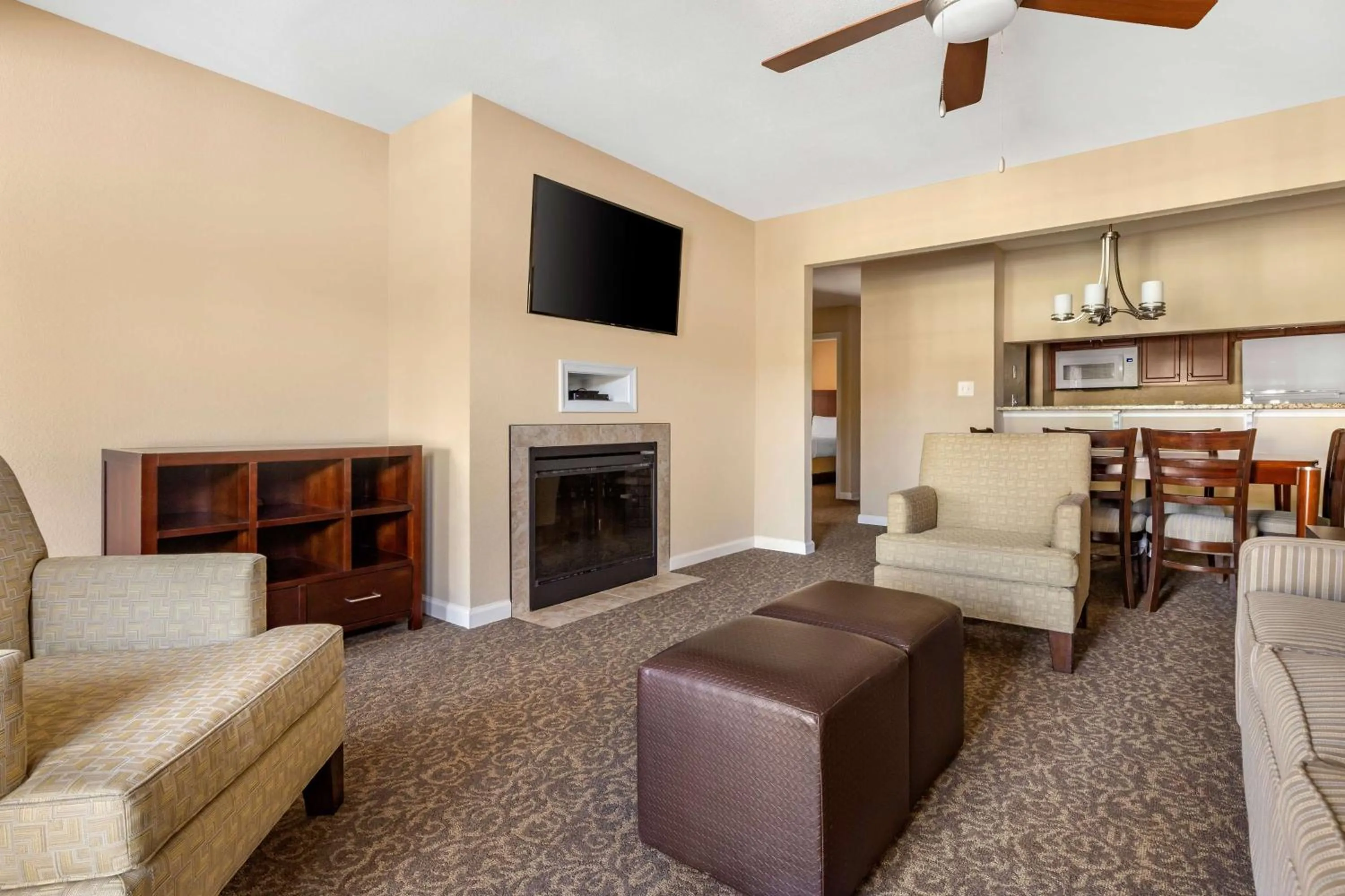 Living room in Hilton Vacation Club The Historic Powhatan Williamsburg