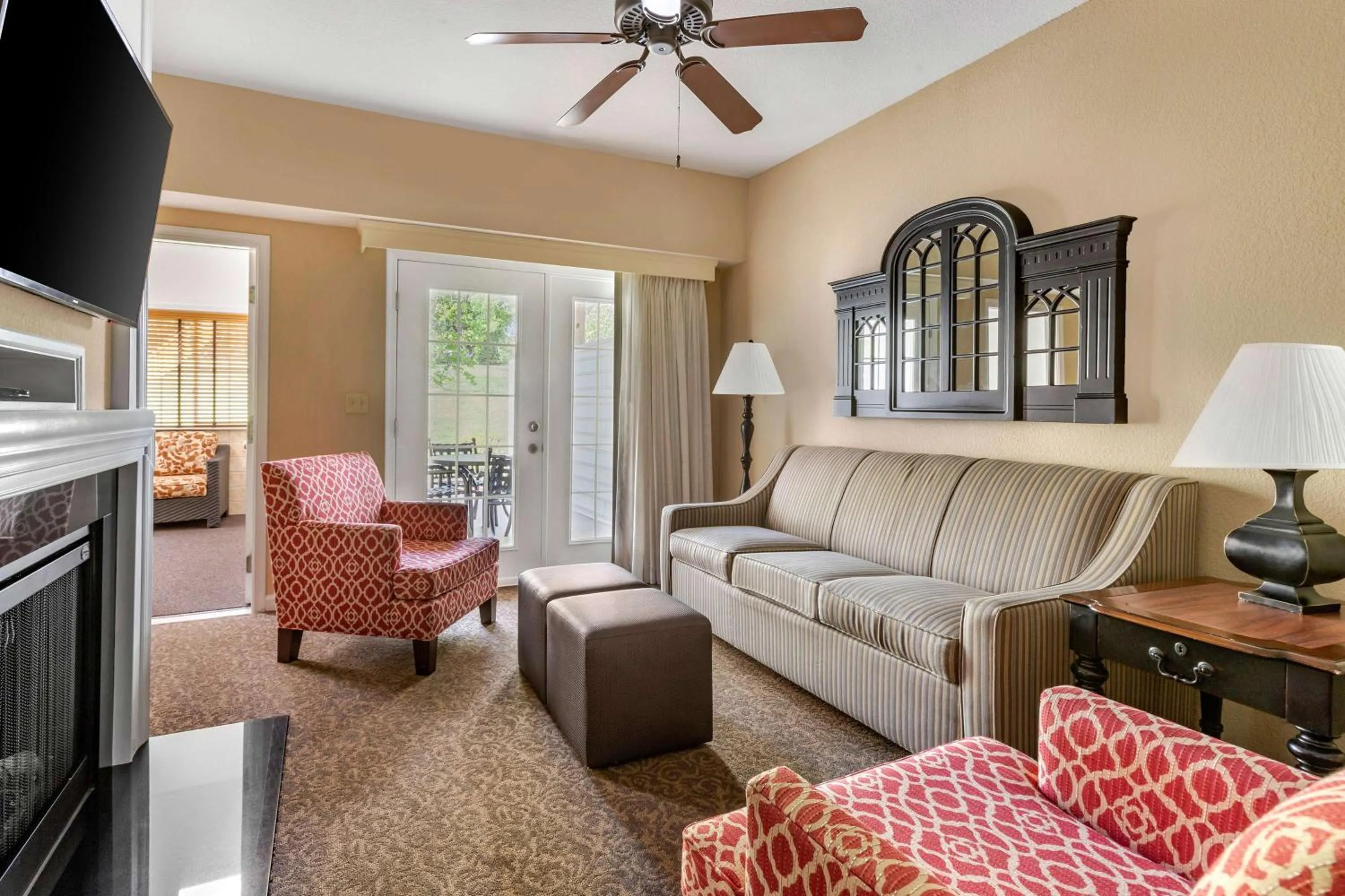 Living room in Hilton Vacation Club The Historic Powhatan Williamsburg