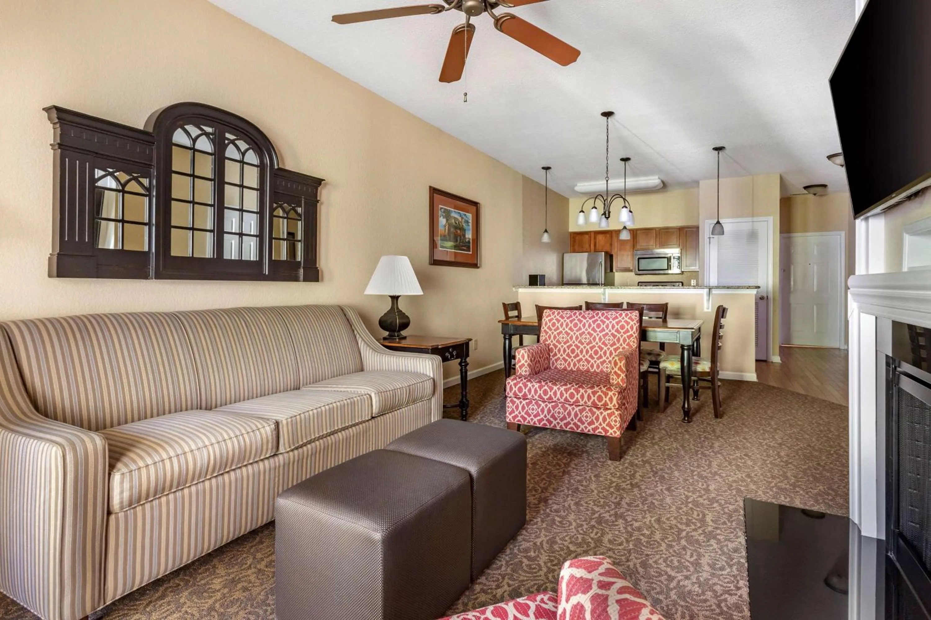 Living room in Hilton Vacation Club The Historic Powhatan Williamsburg