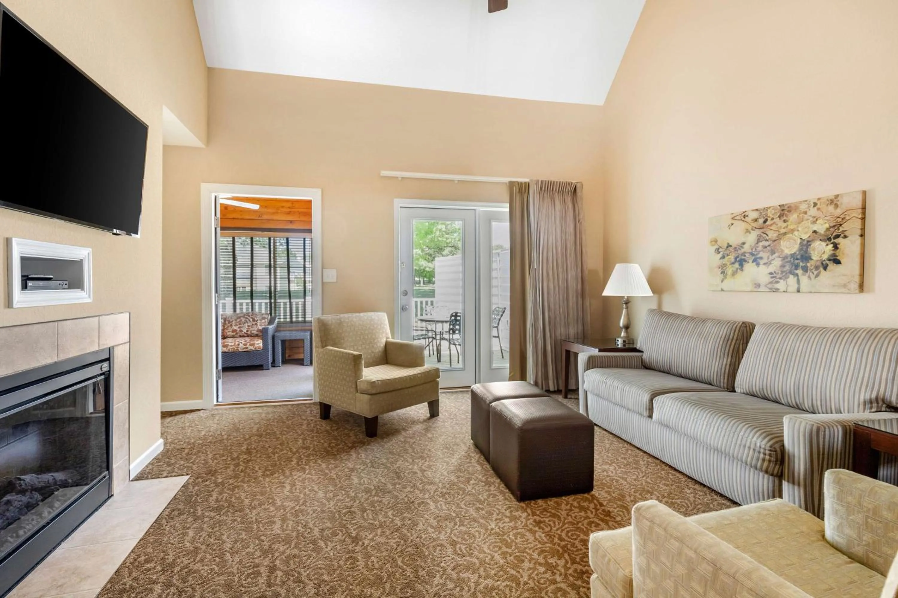 Living room in Hilton Vacation Club The Historic Powhatan Williamsburg