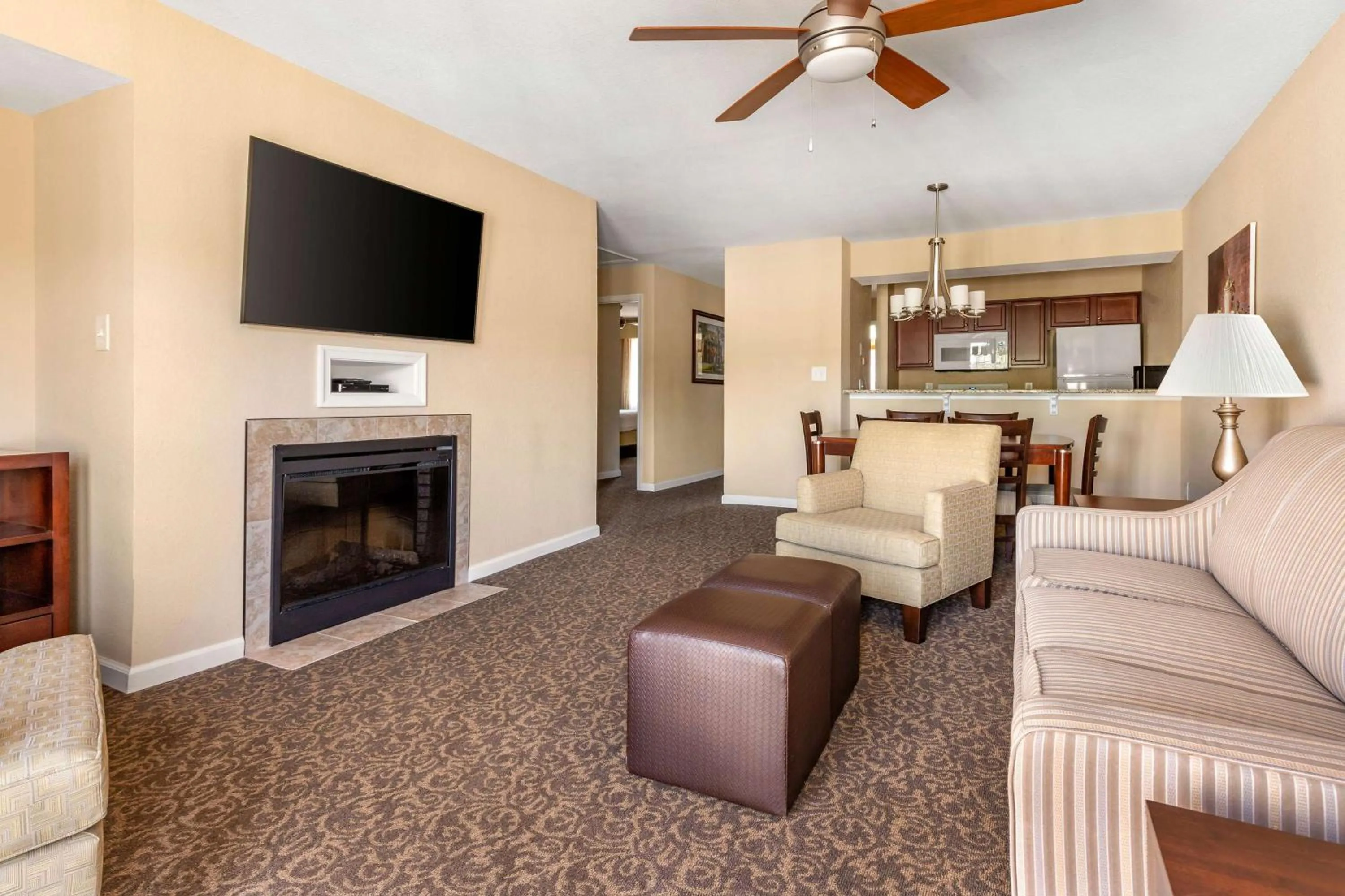 Kitchen or kitchenette in Hilton Vacation Club The Historic Powhatan Williamsburg