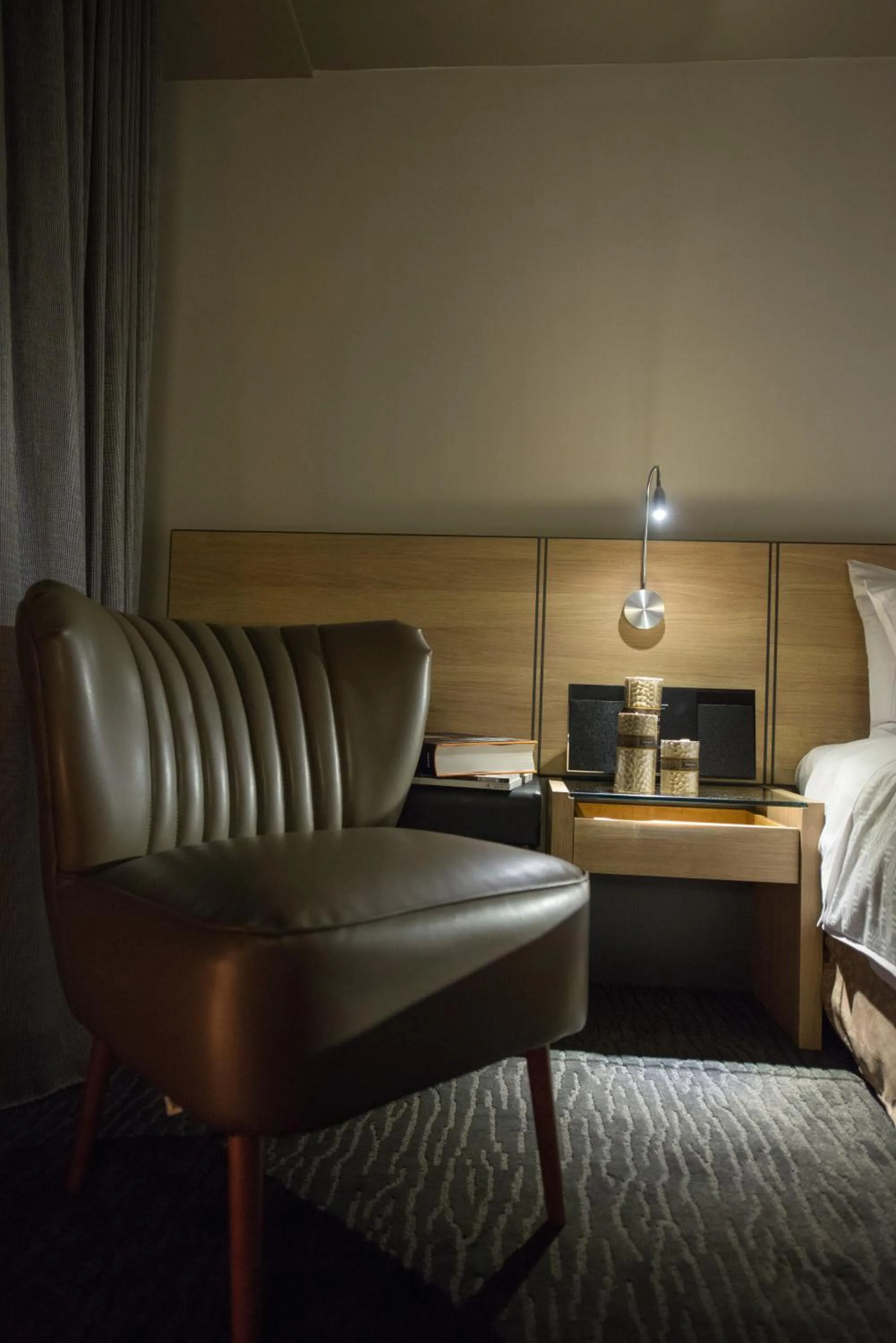 Bed in Simple + Hotel