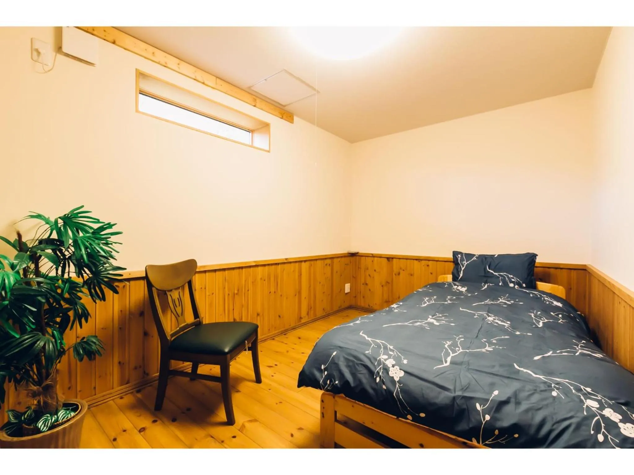 Bed in LAKE view PRIVATE log house