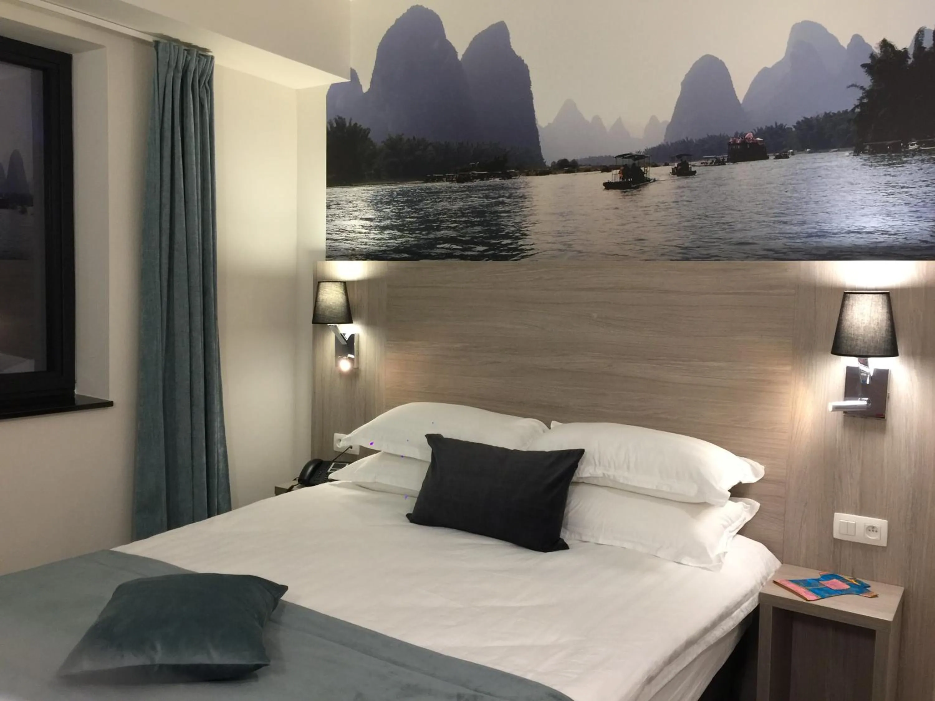 Bedroom, Bed in cité impériale ye