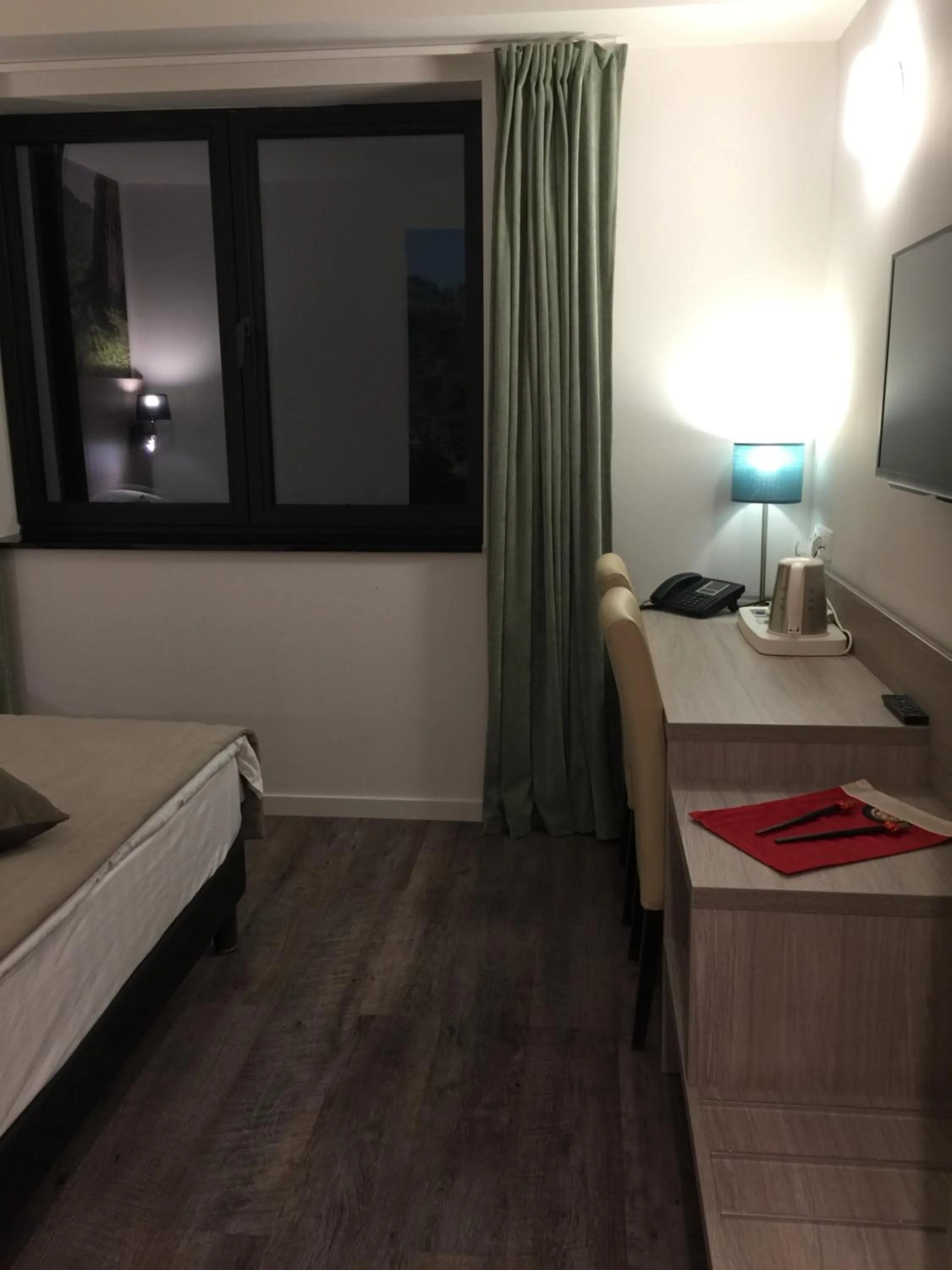 Bedroom, Bed in cité impériale ye