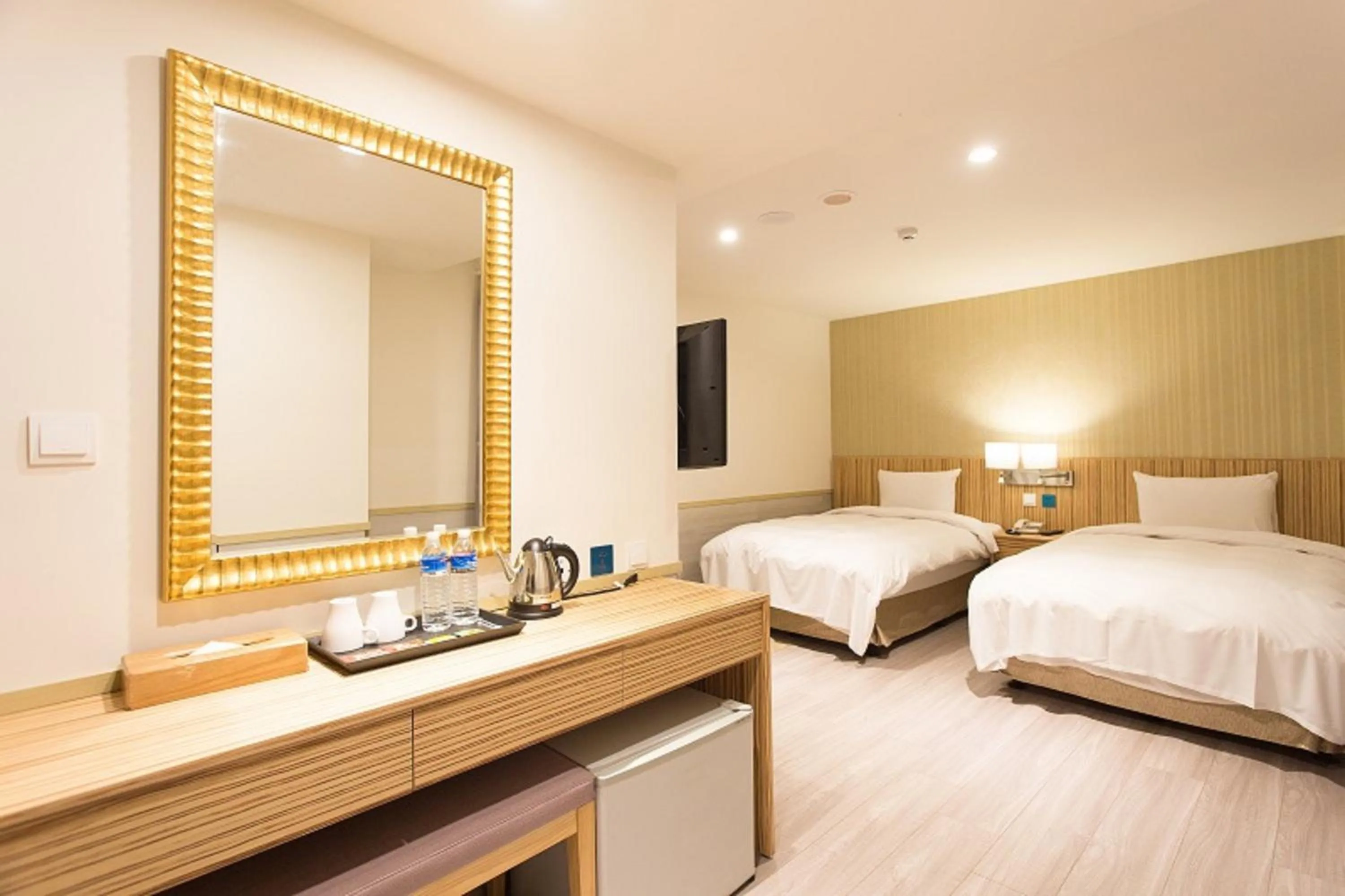 Twin Room in Rainbow Hotel