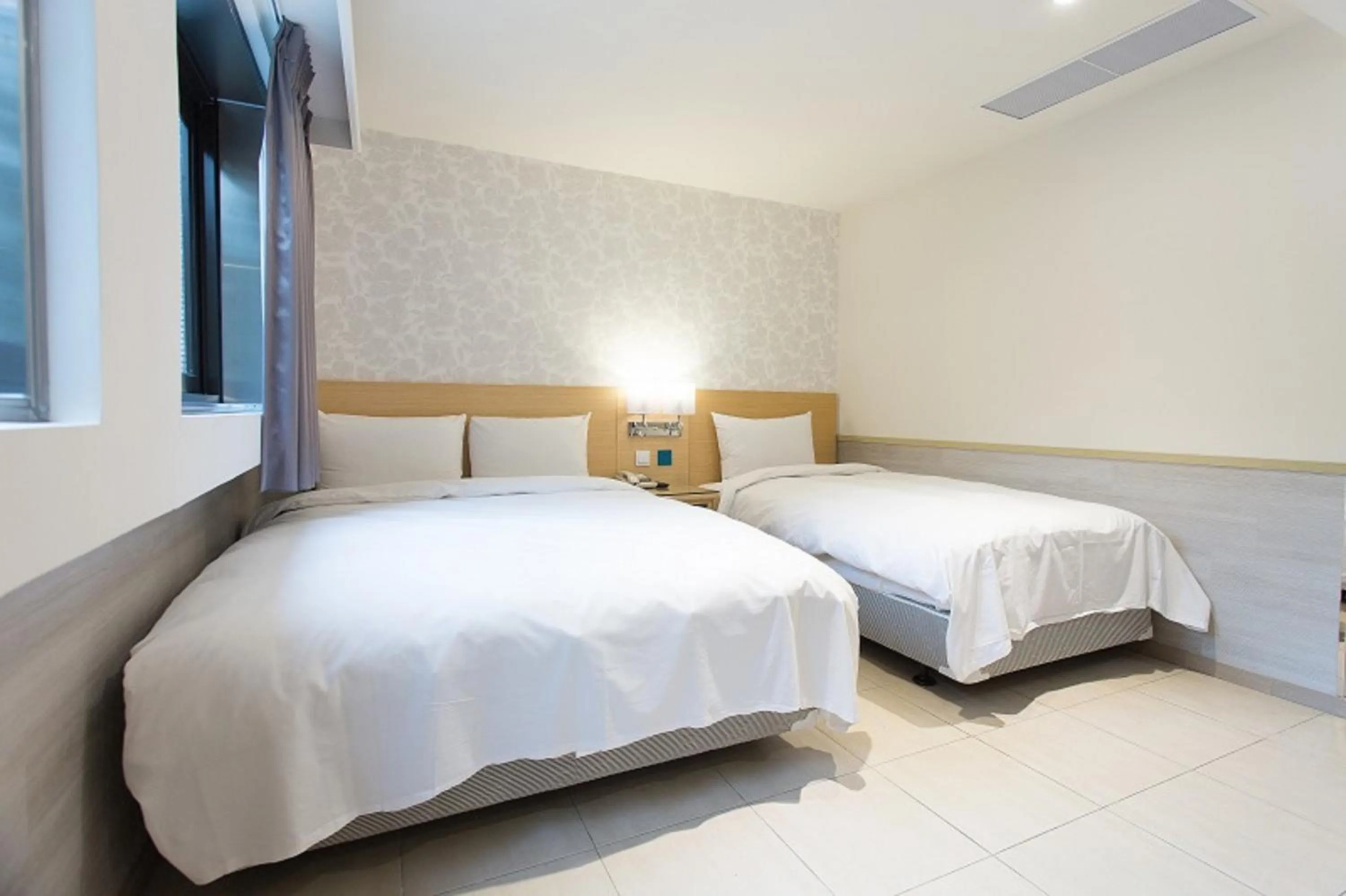 Bedroom, Bed in Rainbow Hotel