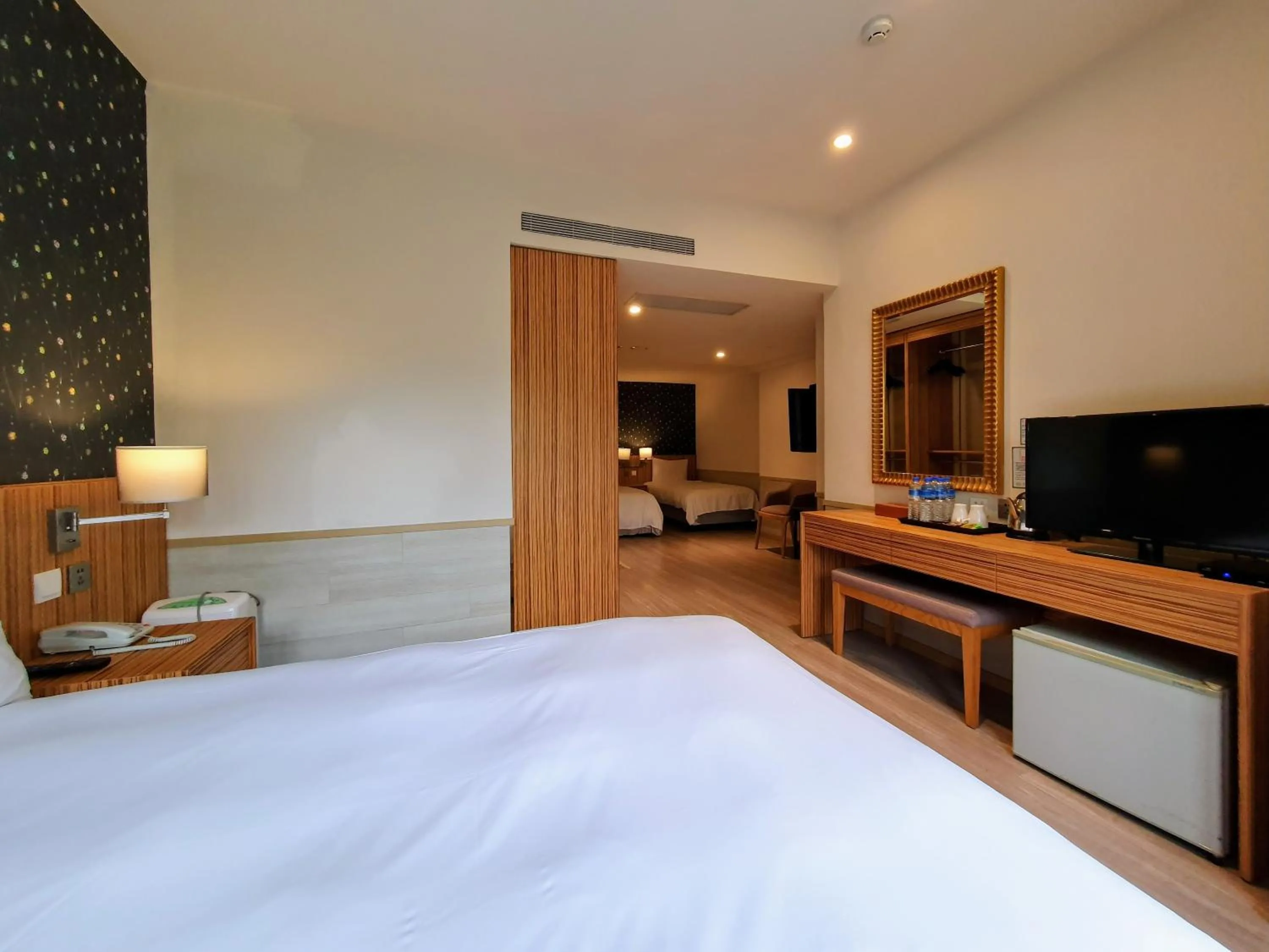 Photo of the whole room, Bed in Rainbow Hotel