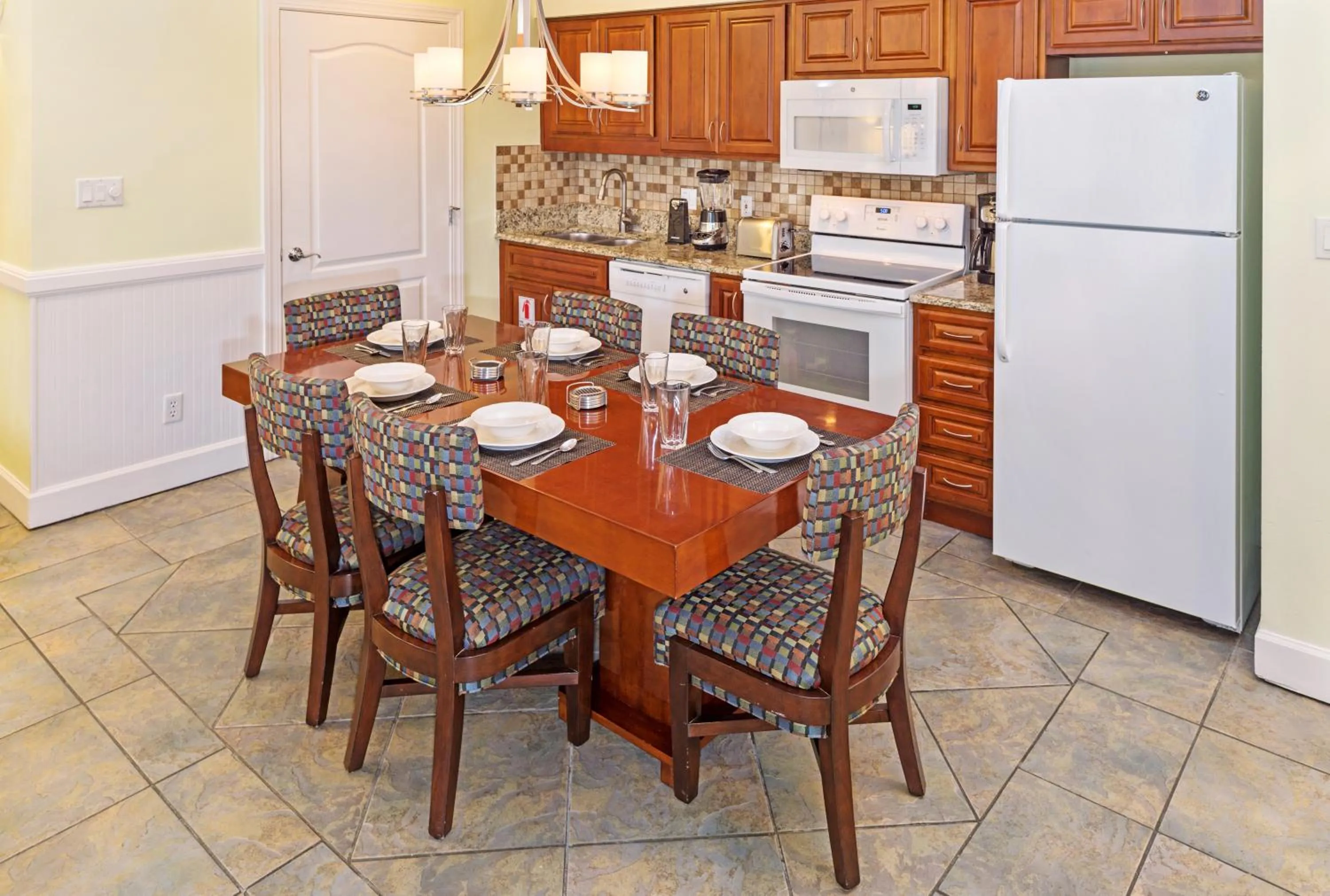 Dining area in Hilton Vacation Club Grand Beach Orlando