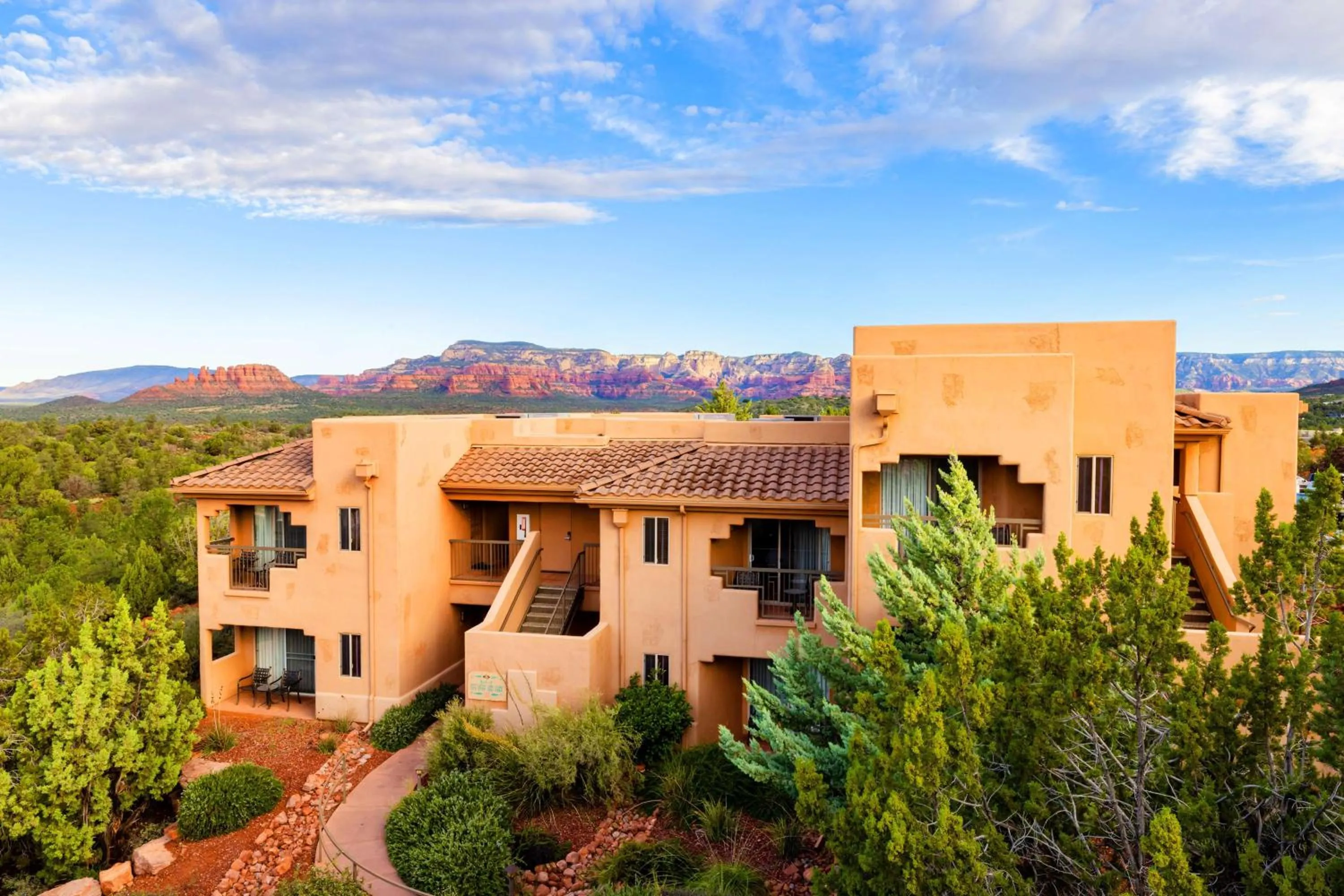 Property building in Hilton Vacation Club Sedona Summit